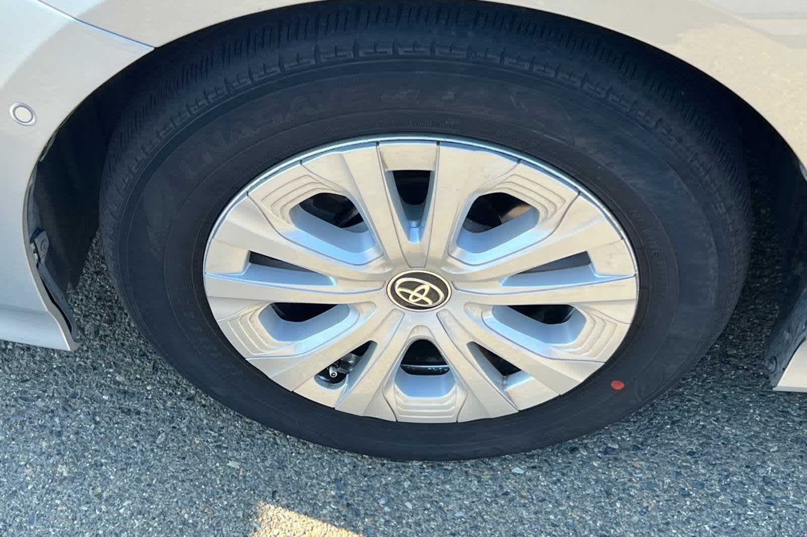 Thumbnail: 2021 Toyota Prius - 22