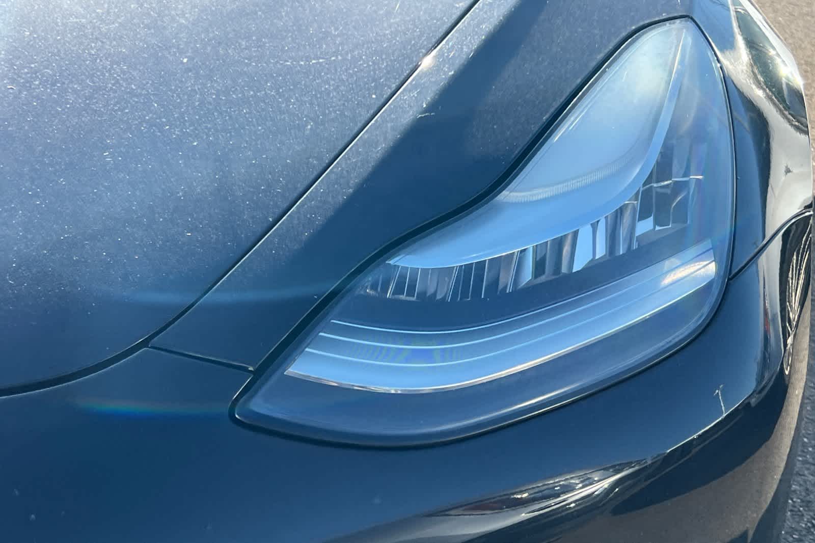 Thumbnail: 2018 Tesla Model 3 - 11