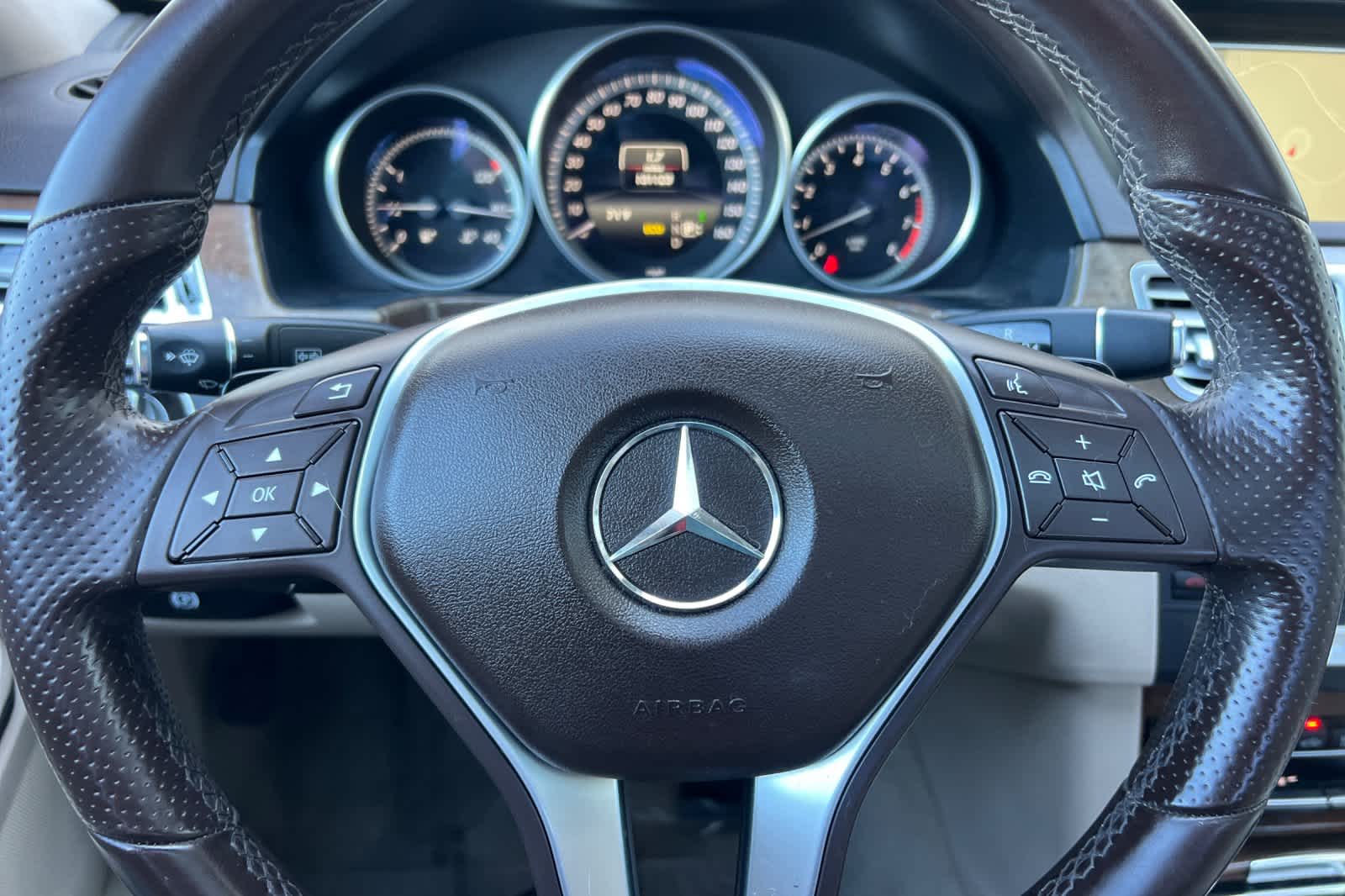 Thumbnail: 2014 Mercedes-Benz E-Class - 26