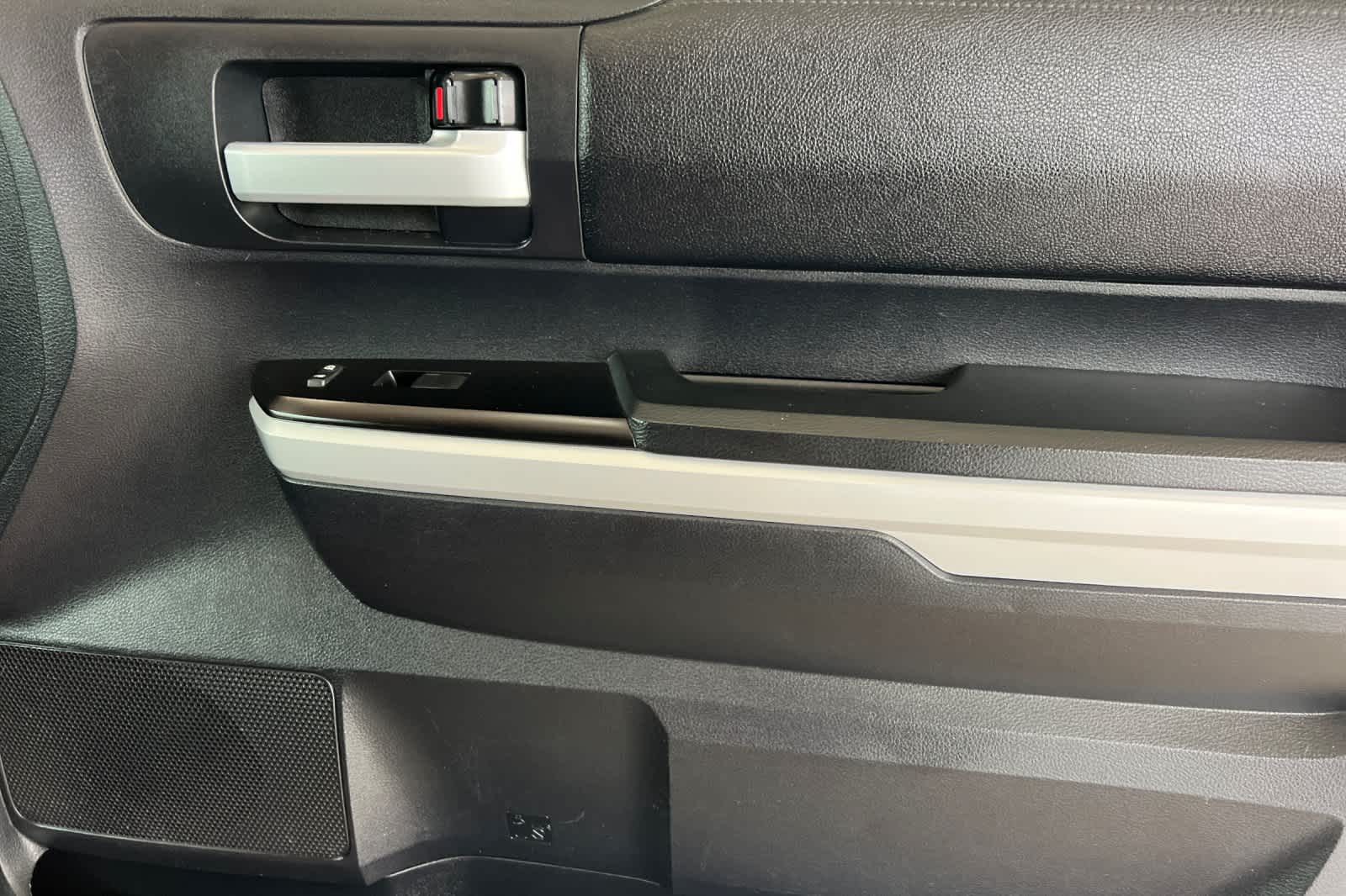 Thumbnail: 2019 Toyota Tundra - 18