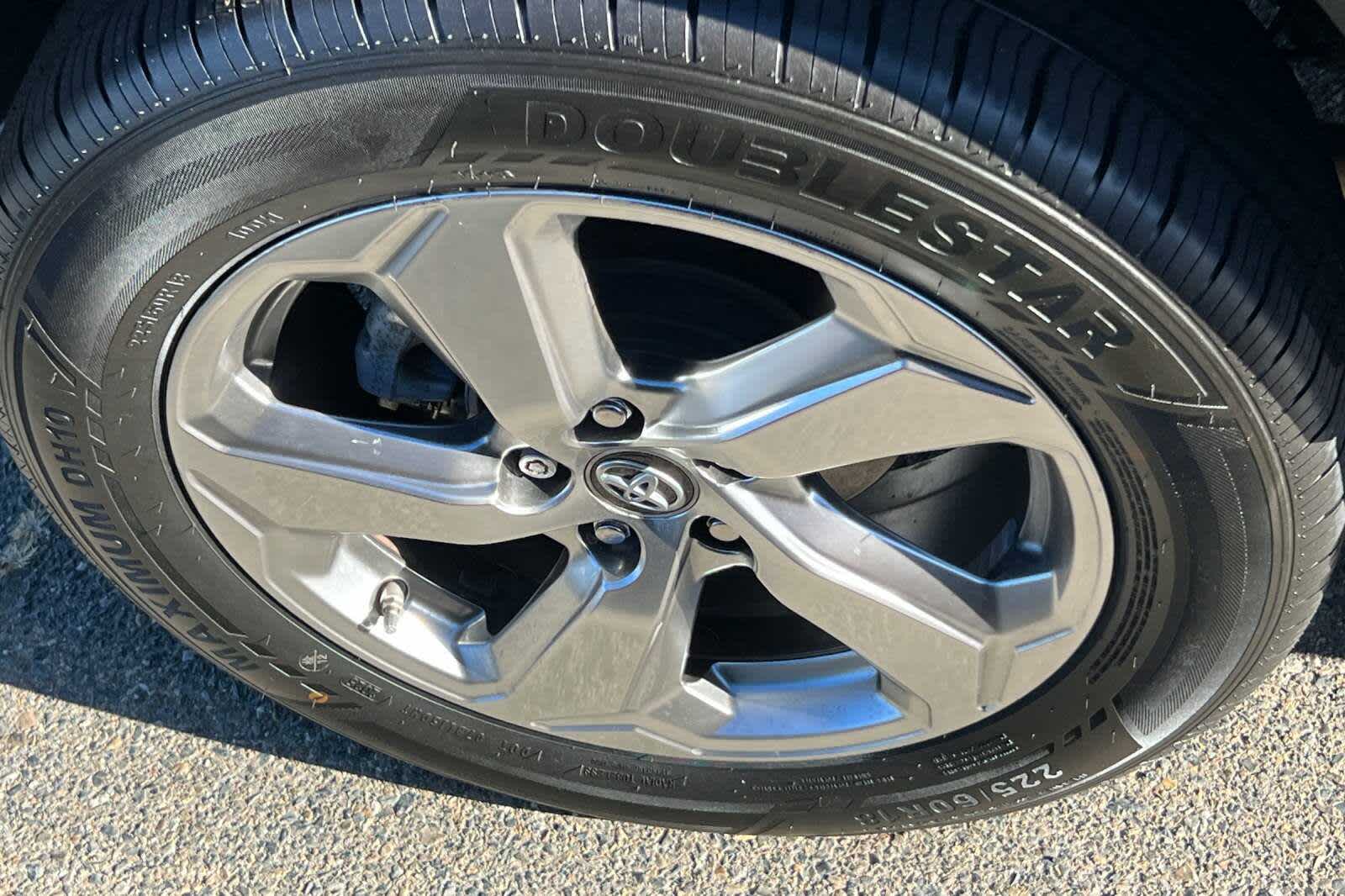 Thumbnail: 2019 Toyota RAV4 - 14