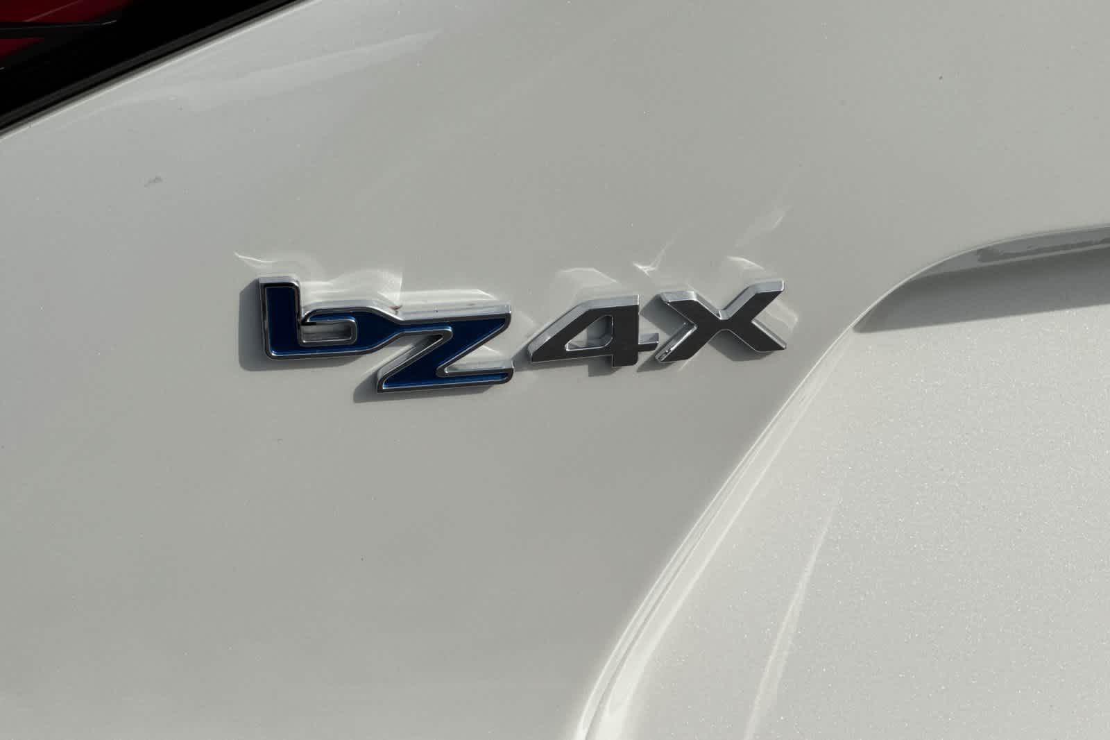 Thumbnail: 2025 Toyota bZ4X - 32