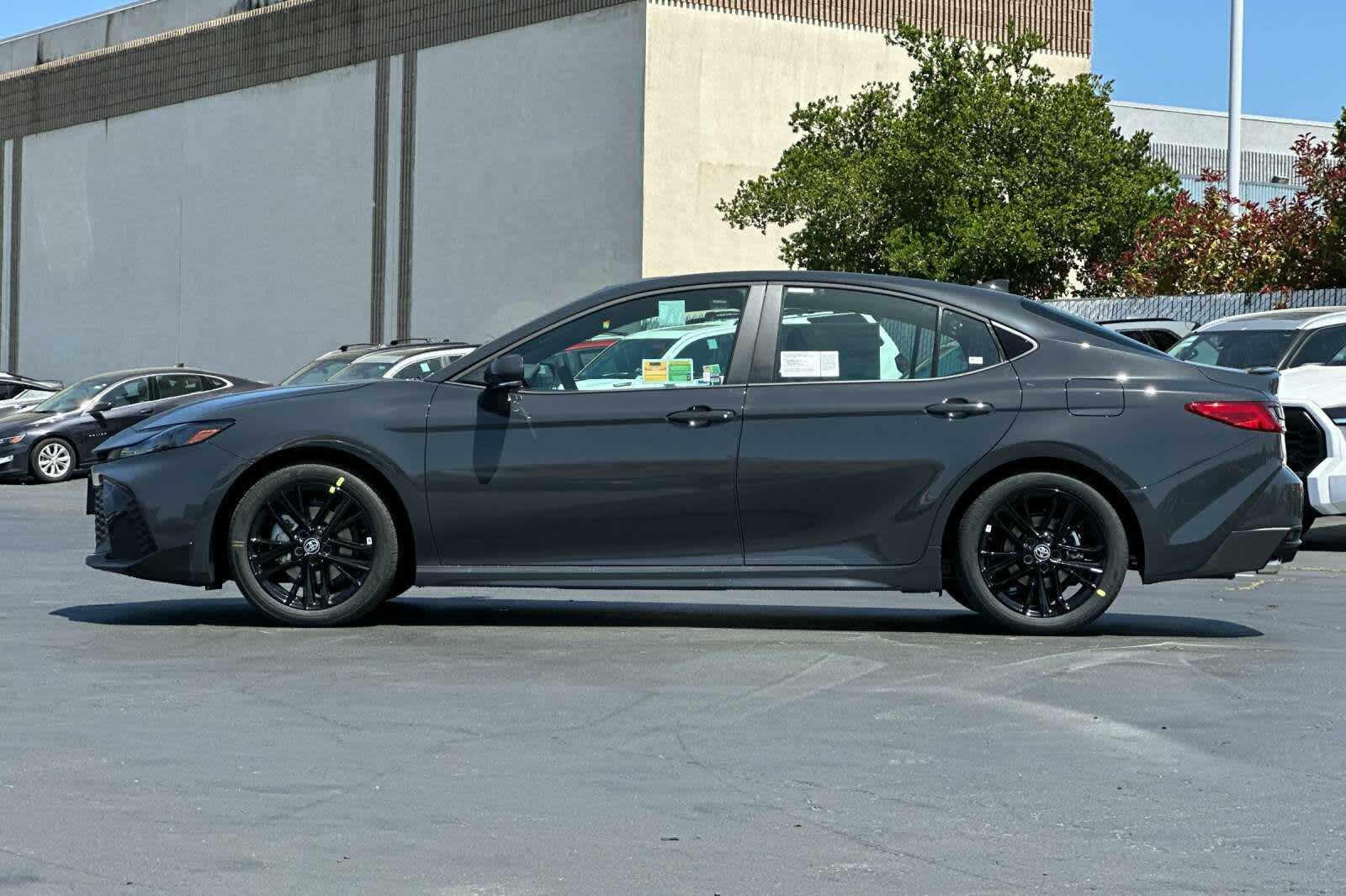 Thumbnail: 2025 Toyota Camry - 5