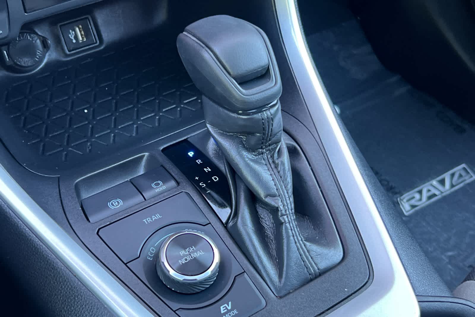 Thumbnail: 2024 Toyota RAV4 - 23