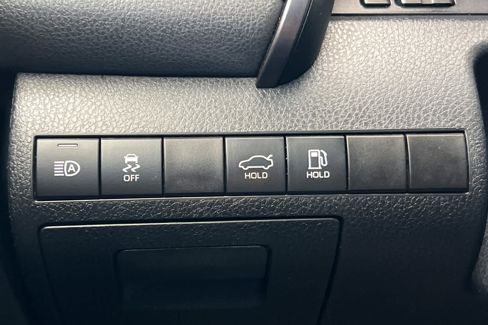 Thumbnail: 2019 Toyota Camry - 27