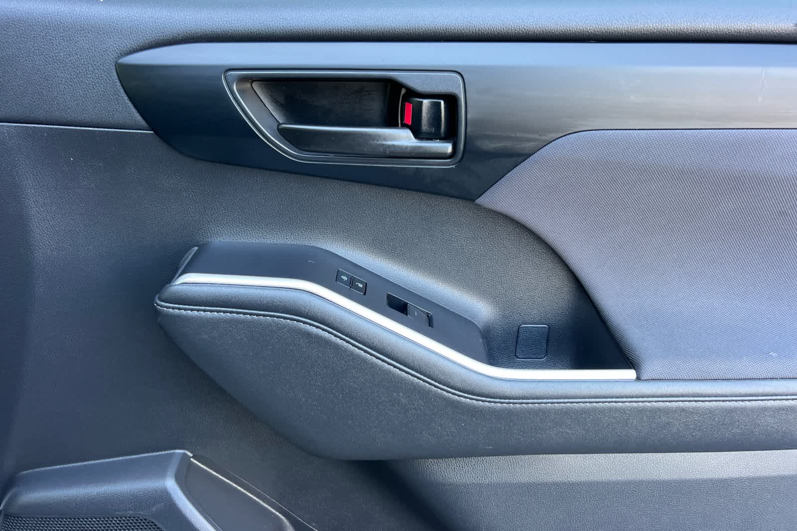 Thumbnail: 2024 Toyota Highlander - 20