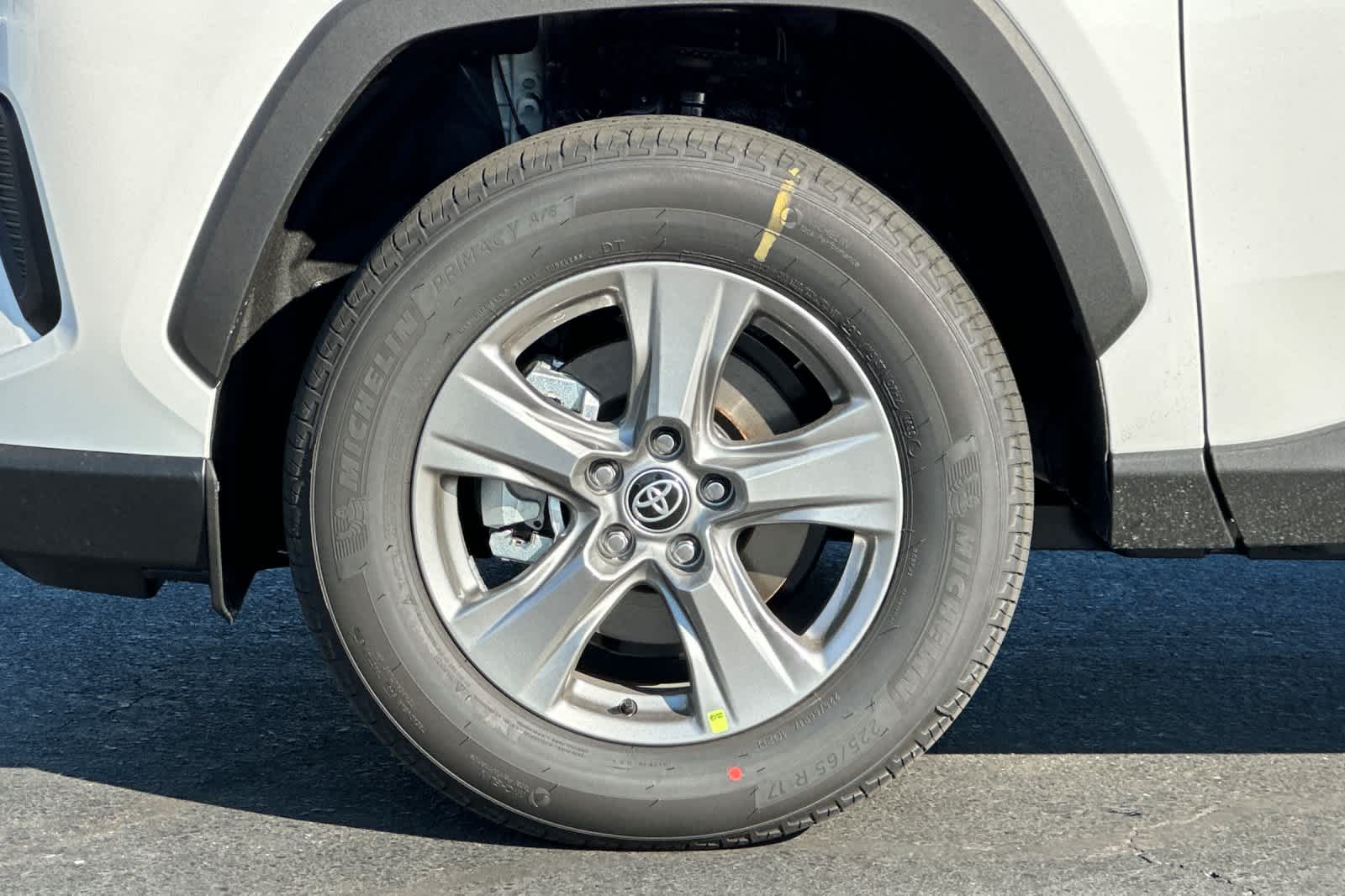 Thumbnail: 2025 Toyota RAV4 - 32