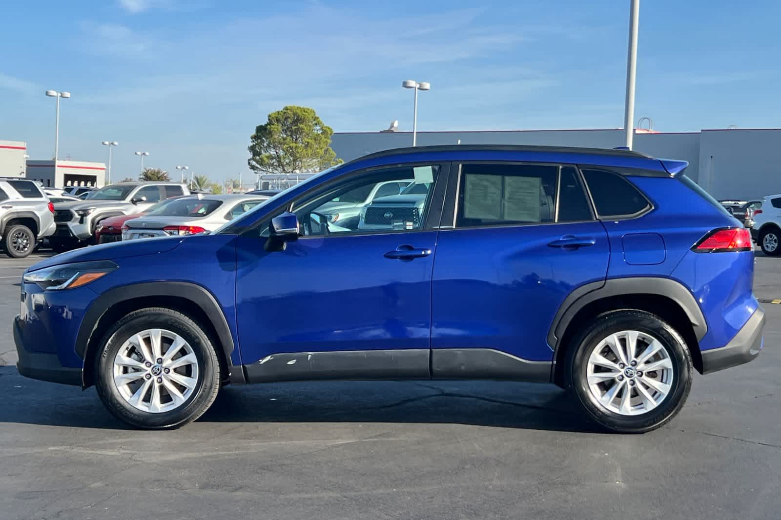 Thumbnail: 2022 Toyota Corolla Cross - 9