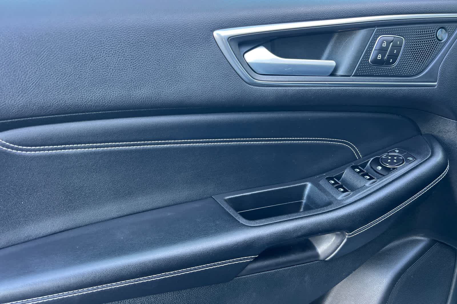 Thumbnail: 2022 Ford Edge - 12