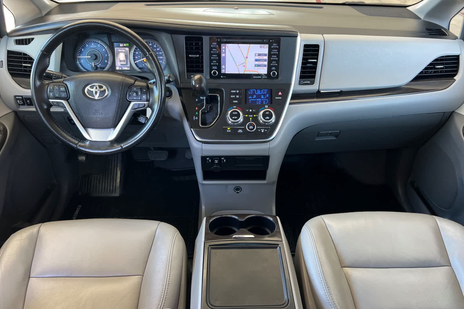 Thumbnail: 2018 Toyota Sienna - 3