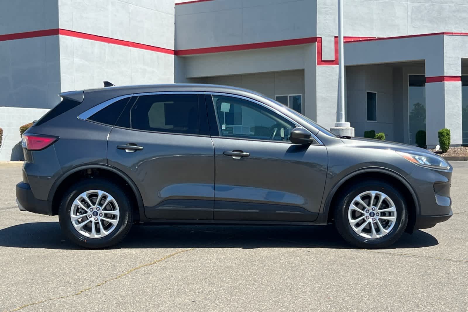 Thumbnail: 2020 Ford Escape - 5