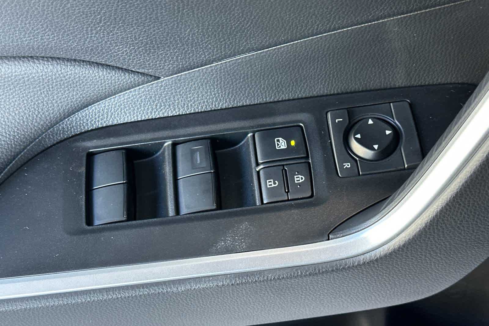 Thumbnail: 2025 Toyota RAV4 - 13