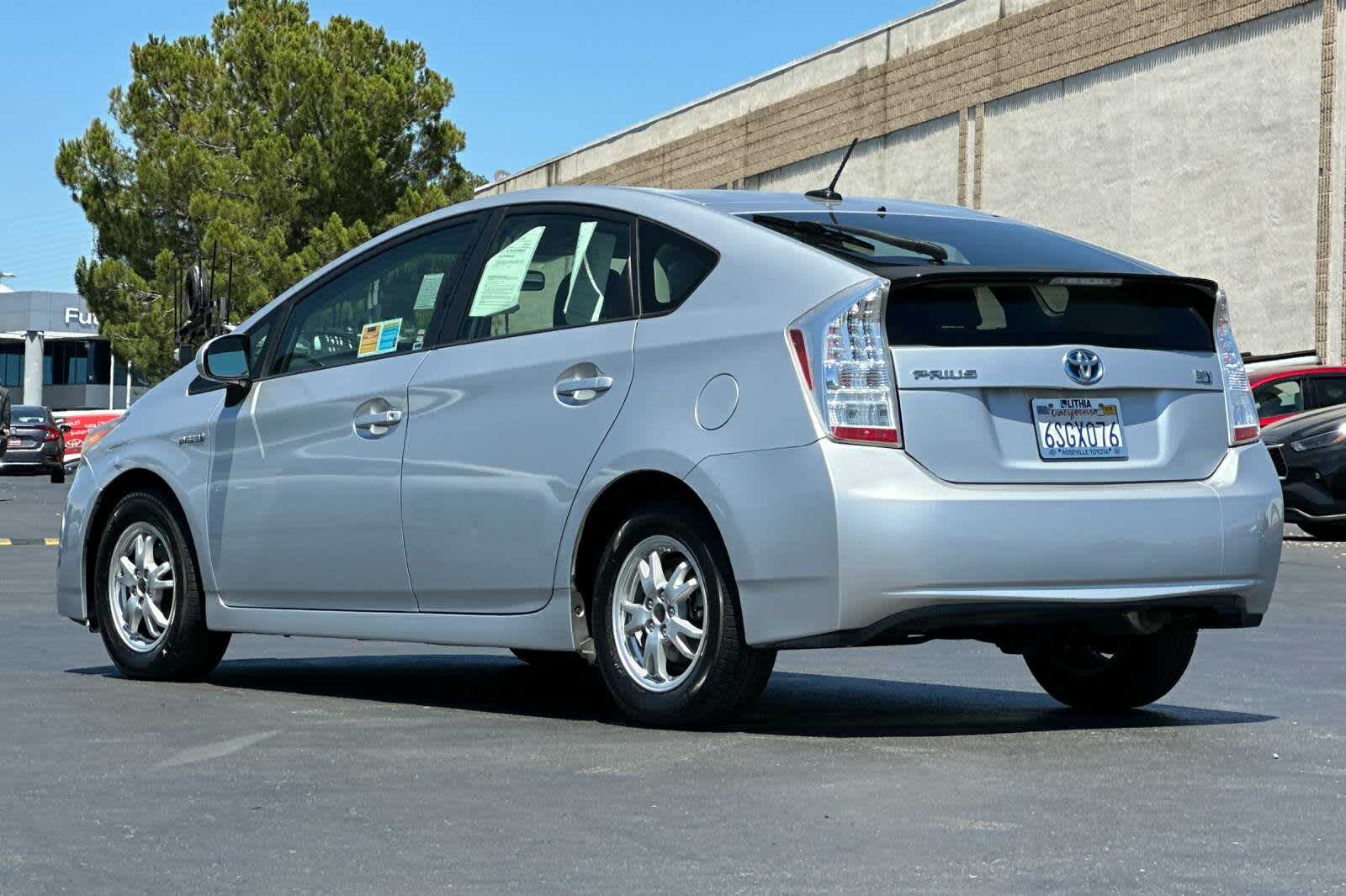 Thumbnail: 2011 Toyota Prius - 7