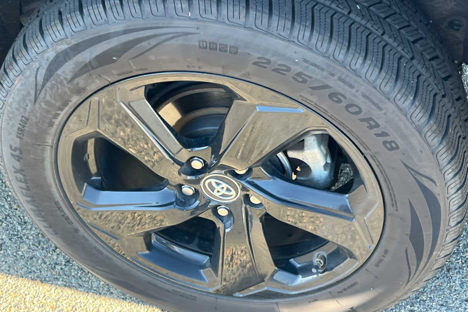 2019 Toyota RAV4 XSE 18