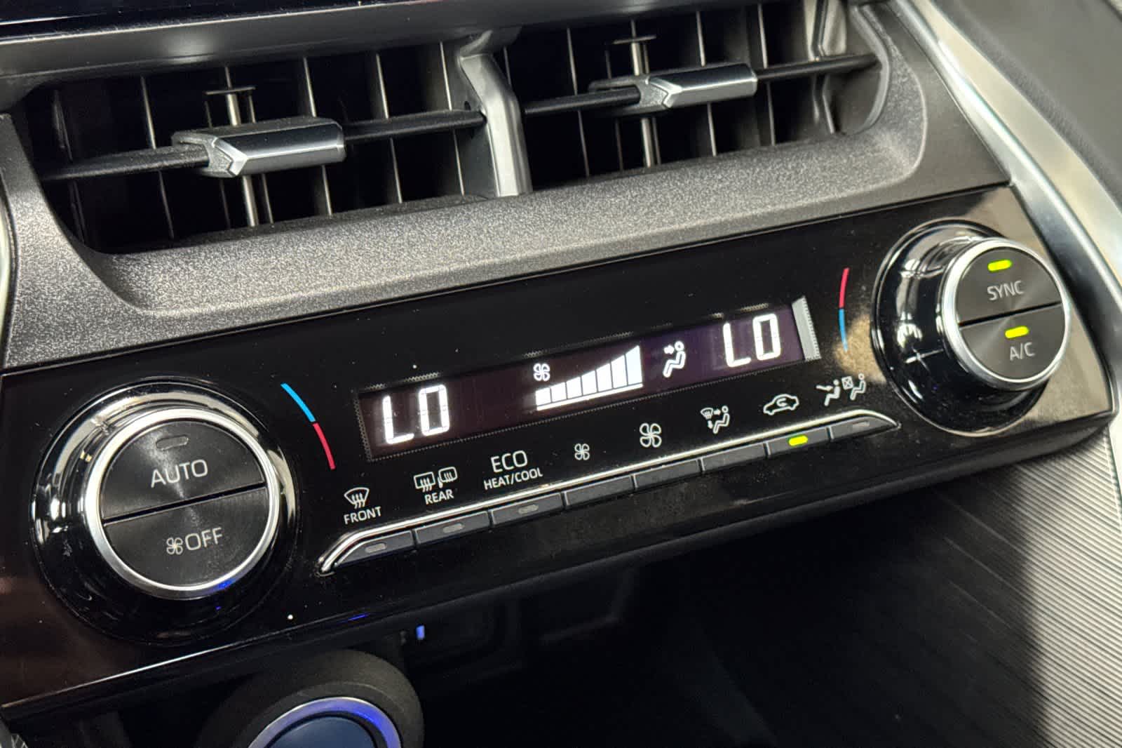 Thumbnail: 2022 Toyota Venza - 22