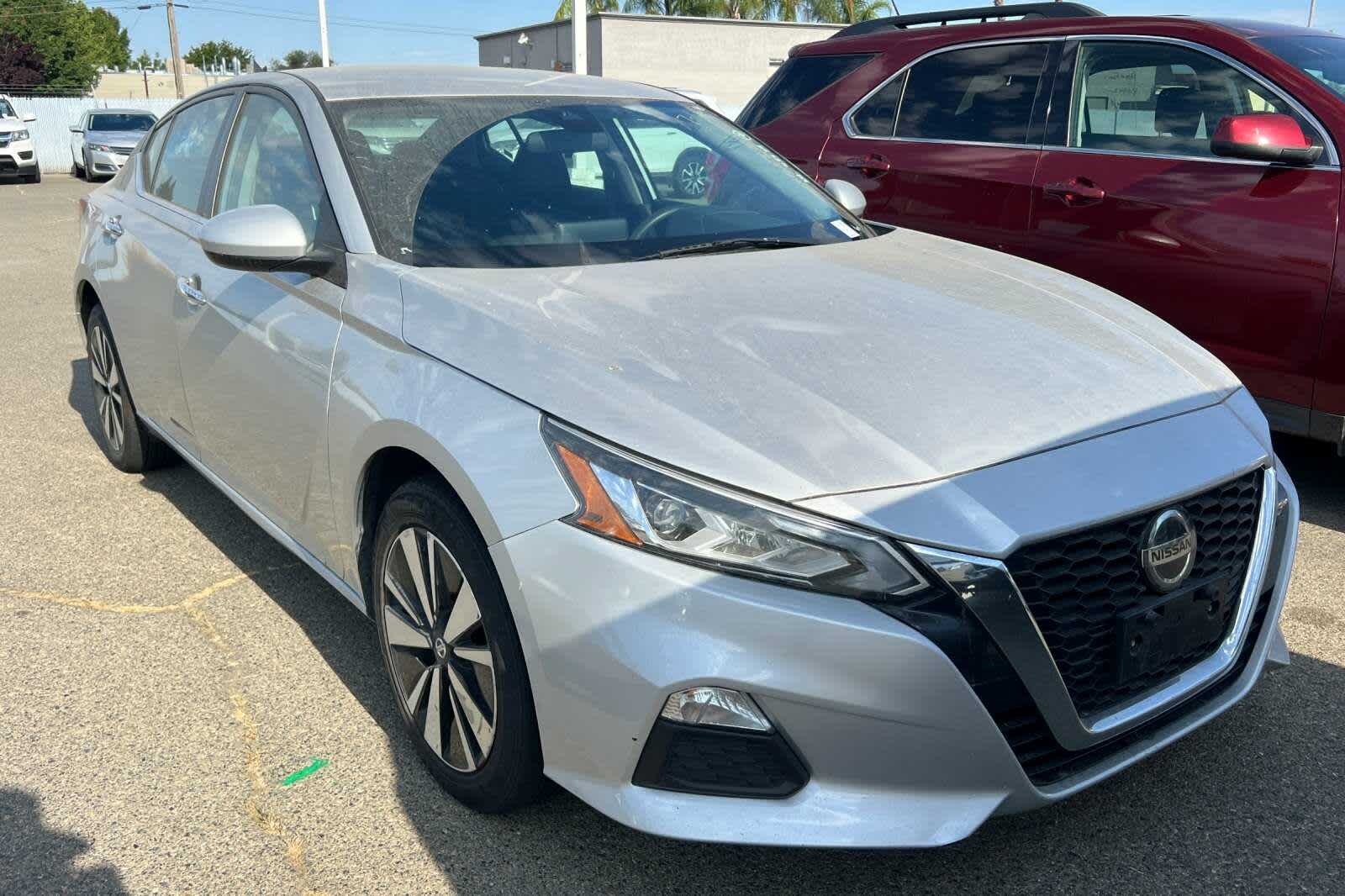 Thumbnail: 2022 Nissan Altima - 3