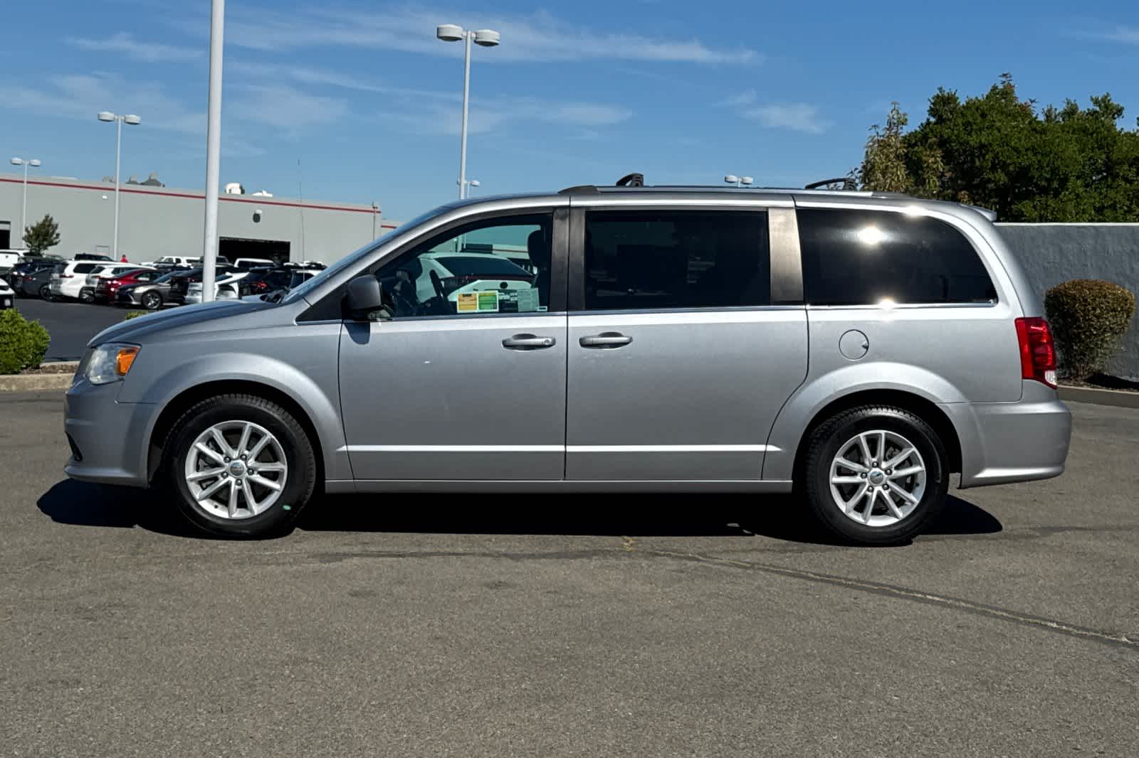 Thumbnail: 2019 Dodge Grand Caravan - 9