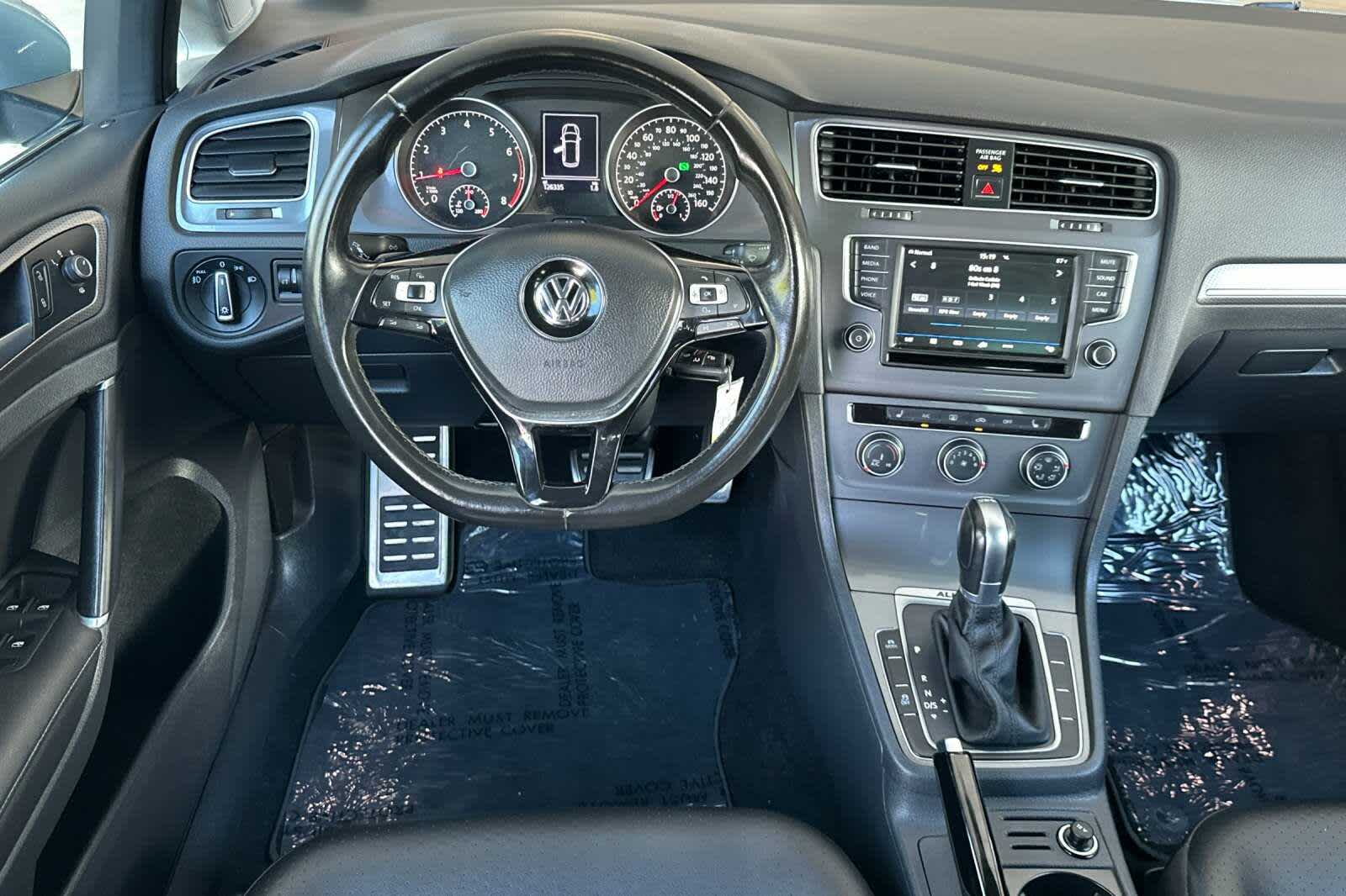 Thumbnail: 2017 Volkswagen Golf - 15