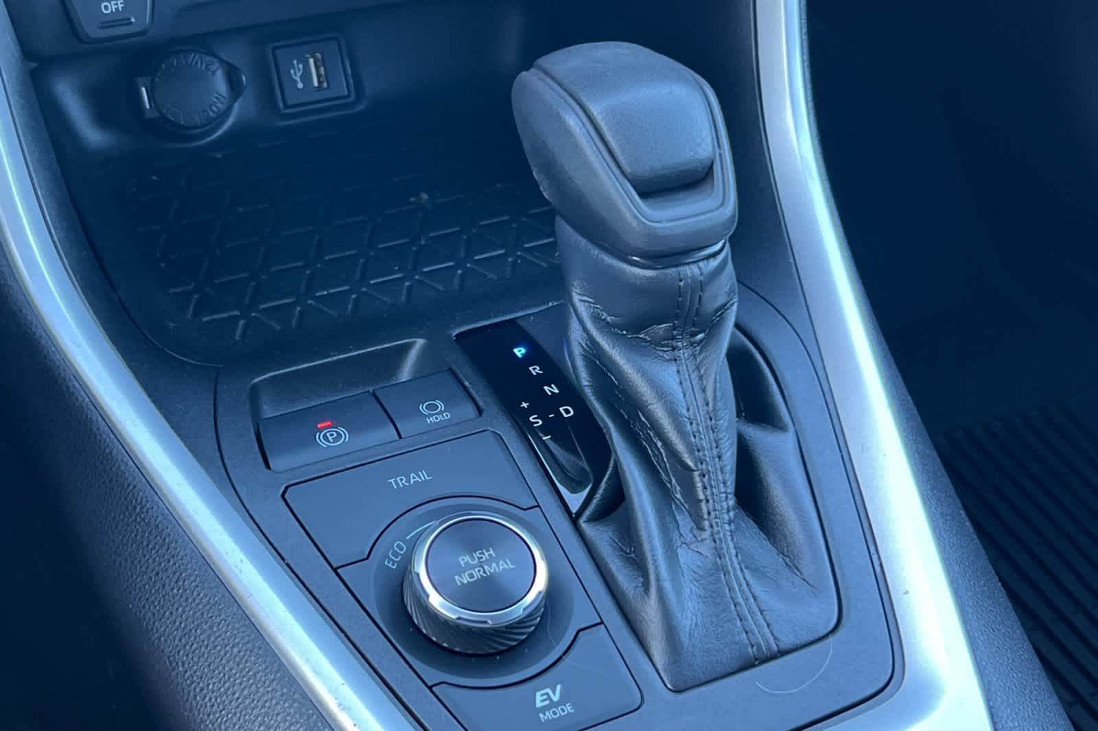 Thumbnail: 2023 Toyota RAV4 - 23