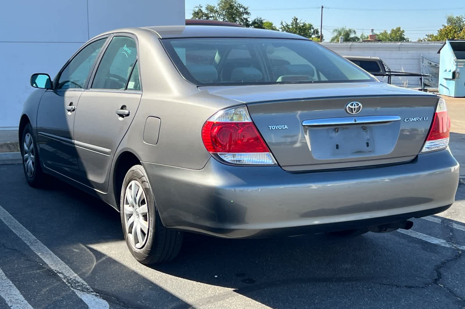 2005 Toyota Camry LE 4