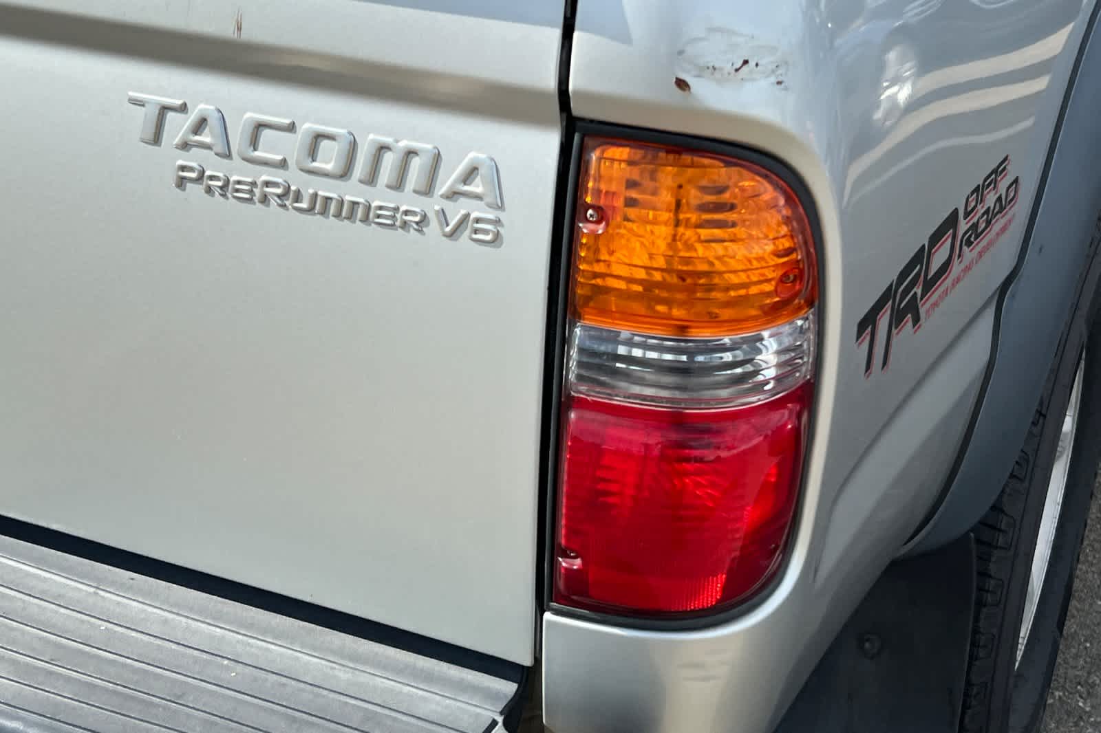 Thumbnail: 2001 Toyota Tacoma - 17