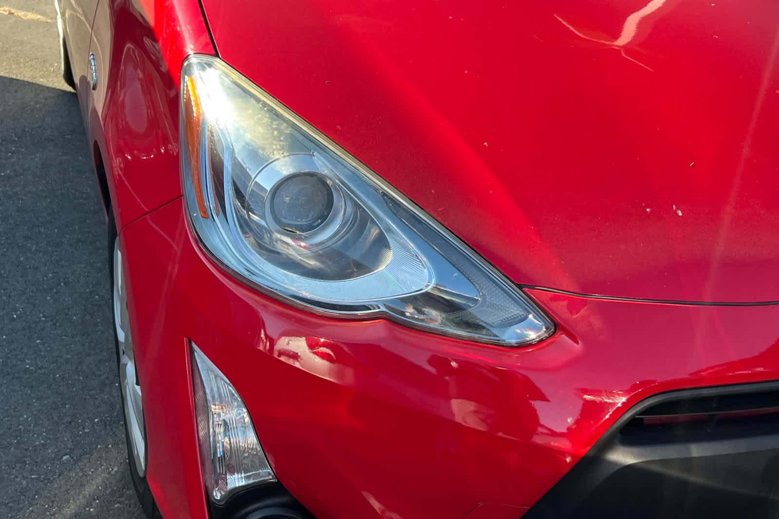Thumbnail: 2015 Toyota Prius c - 8