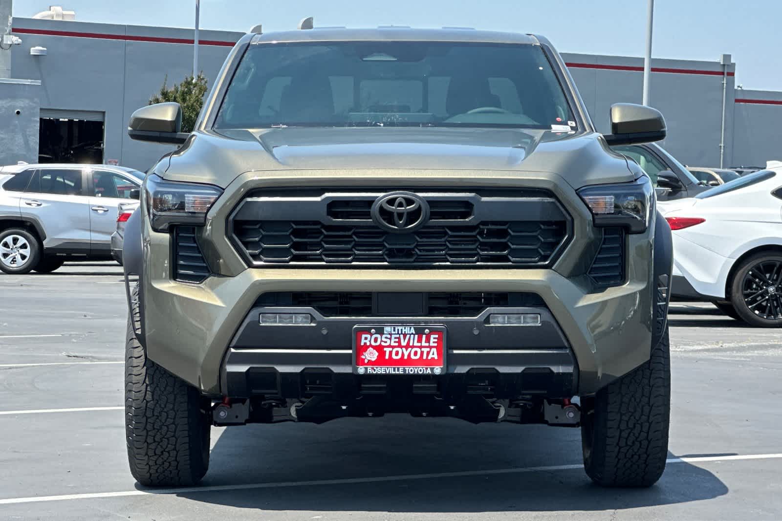 Thumbnail: 2025 Toyota Tacoma - 10