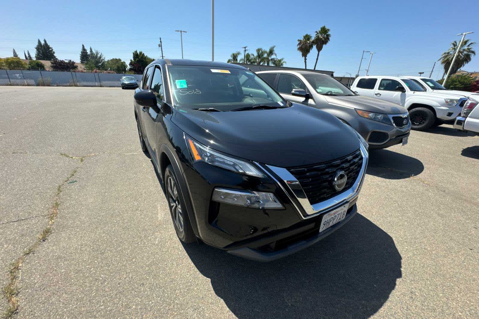 2022 Nissan Rogue SV 3