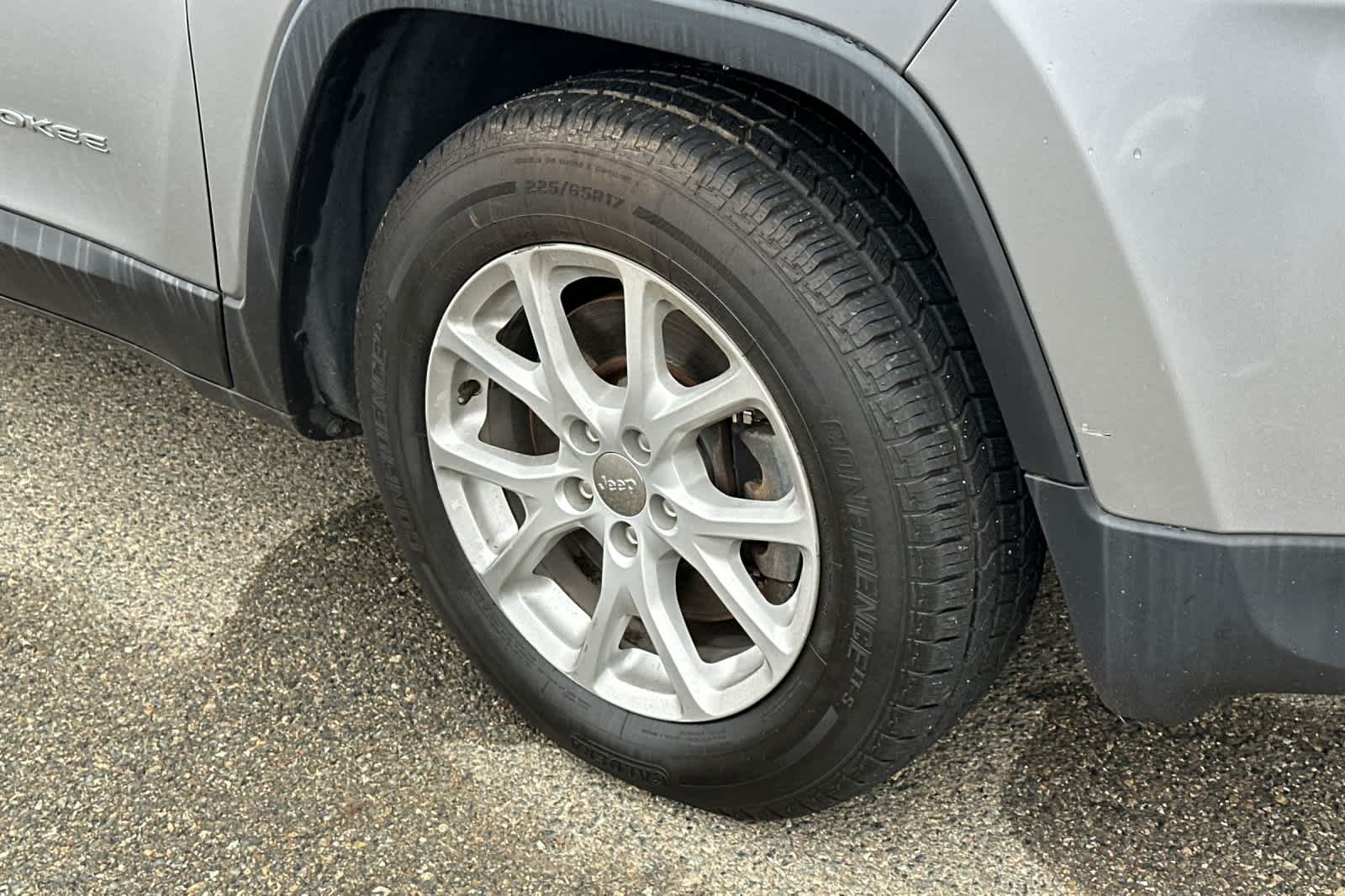 Thumbnail: 2017 Jeep Cherokee - 12