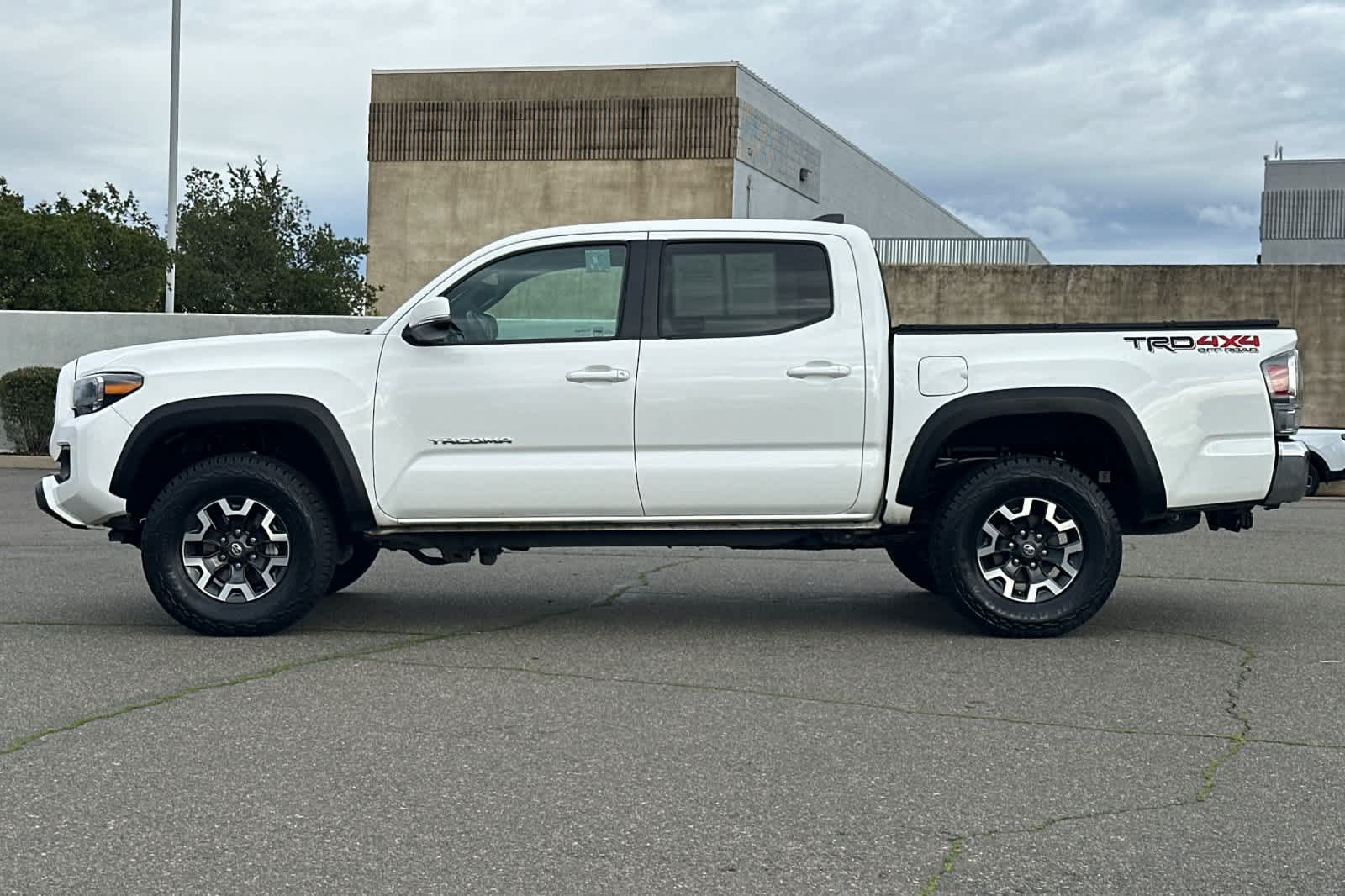 Thumbnail: 2023 Toyota Tacoma - 9