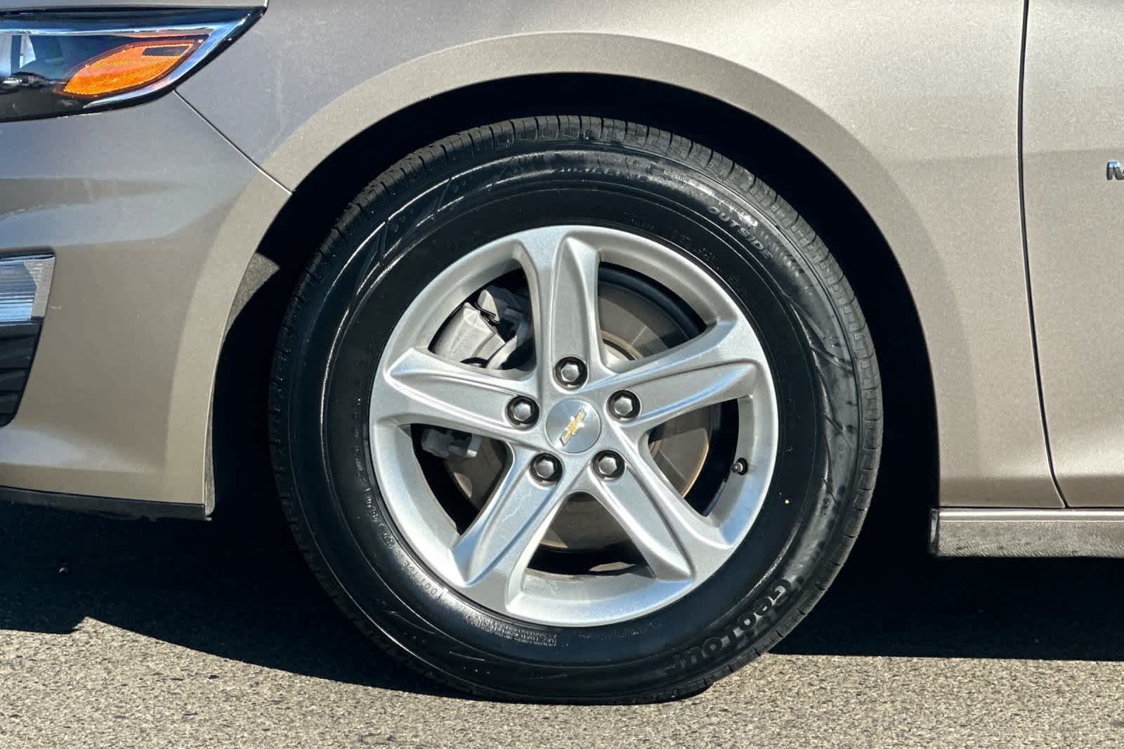 Thumbnail: 2022 Chevrolet Malibu - 30