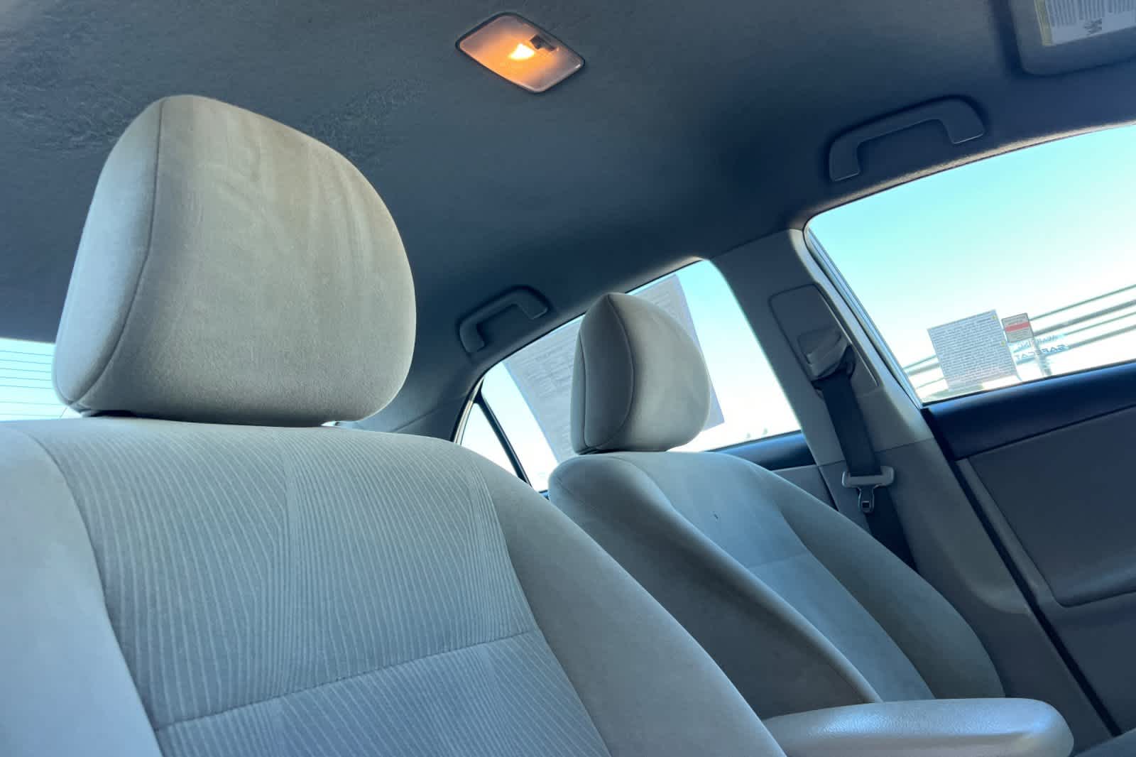 Thumbnail: 2013 Toyota Corolla - 16