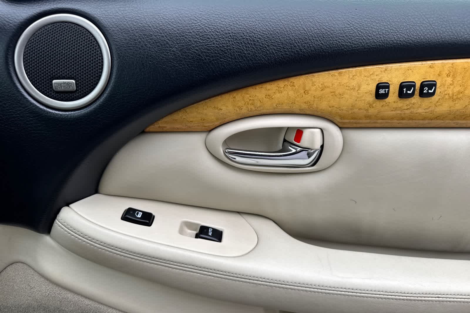 Thumbnail: 2004 Lexus SC - 17