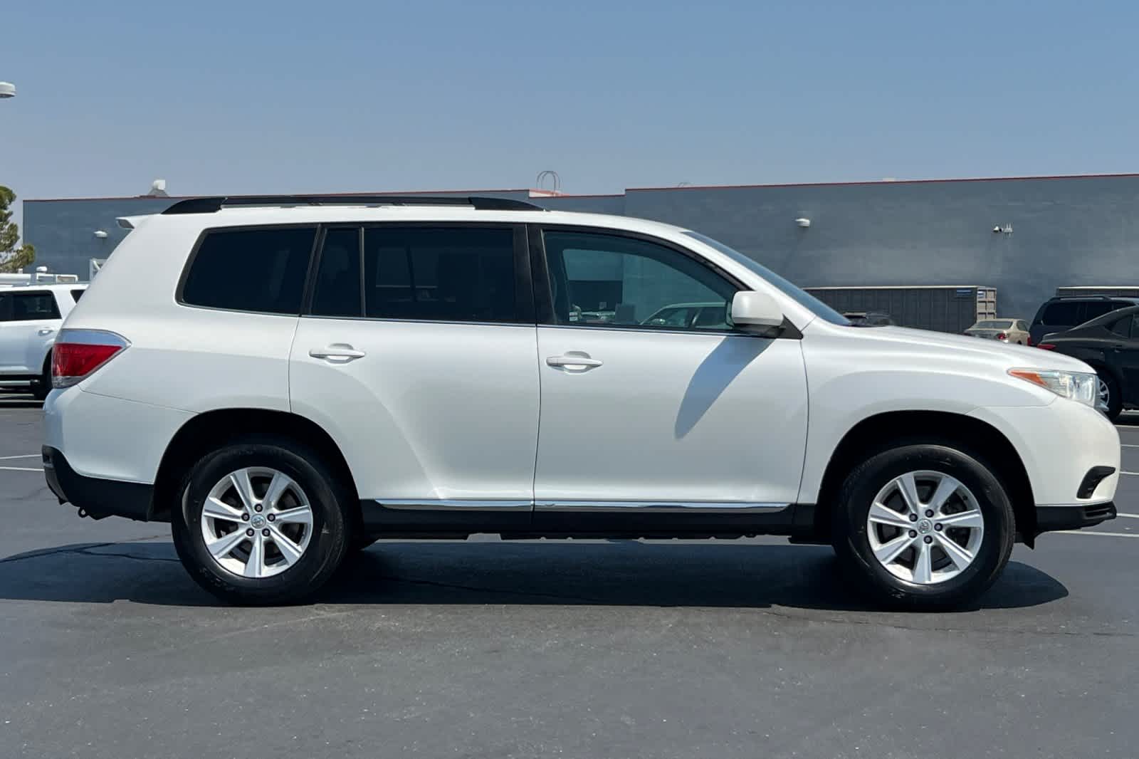 Thumbnail: 2013 Toyota Highlander - 6