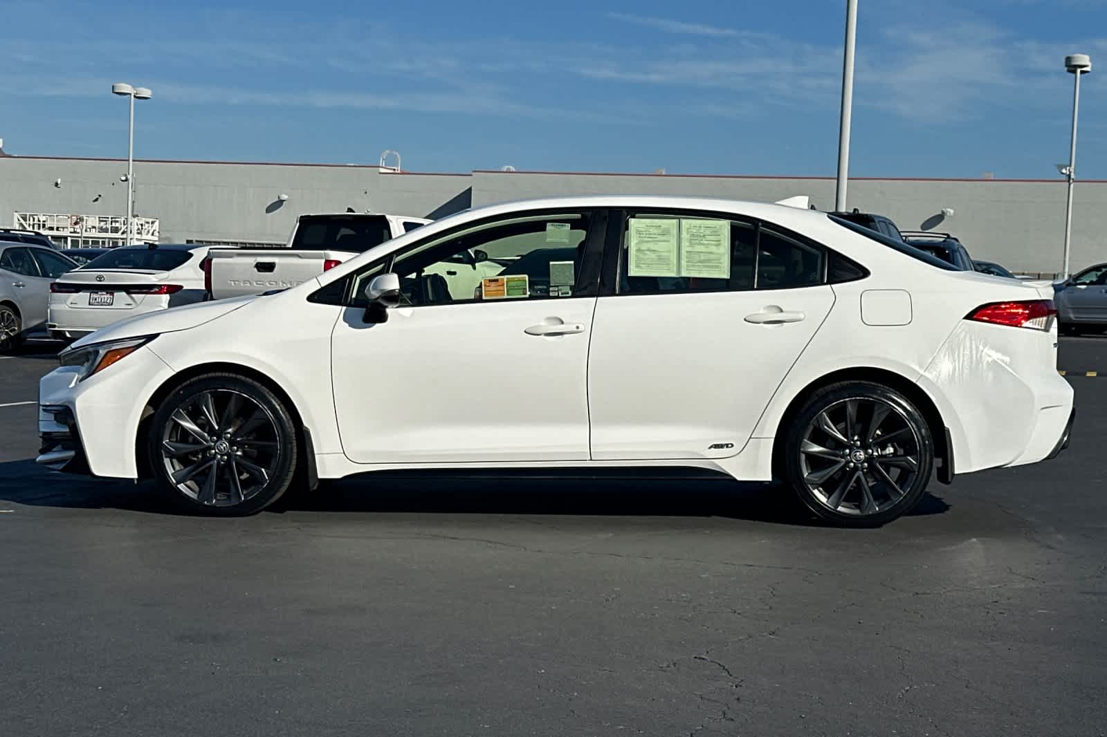 Thumbnail: 2023 Toyota Corolla - 9