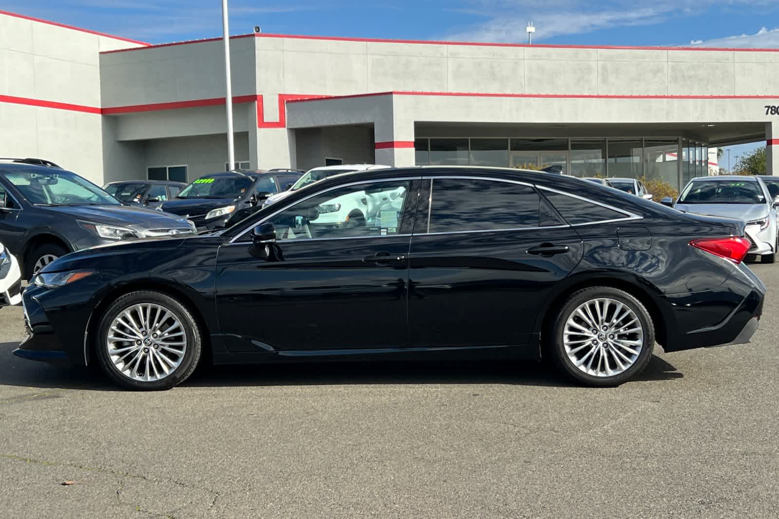 Thumbnail: 2022 Toyota Avalon - 9