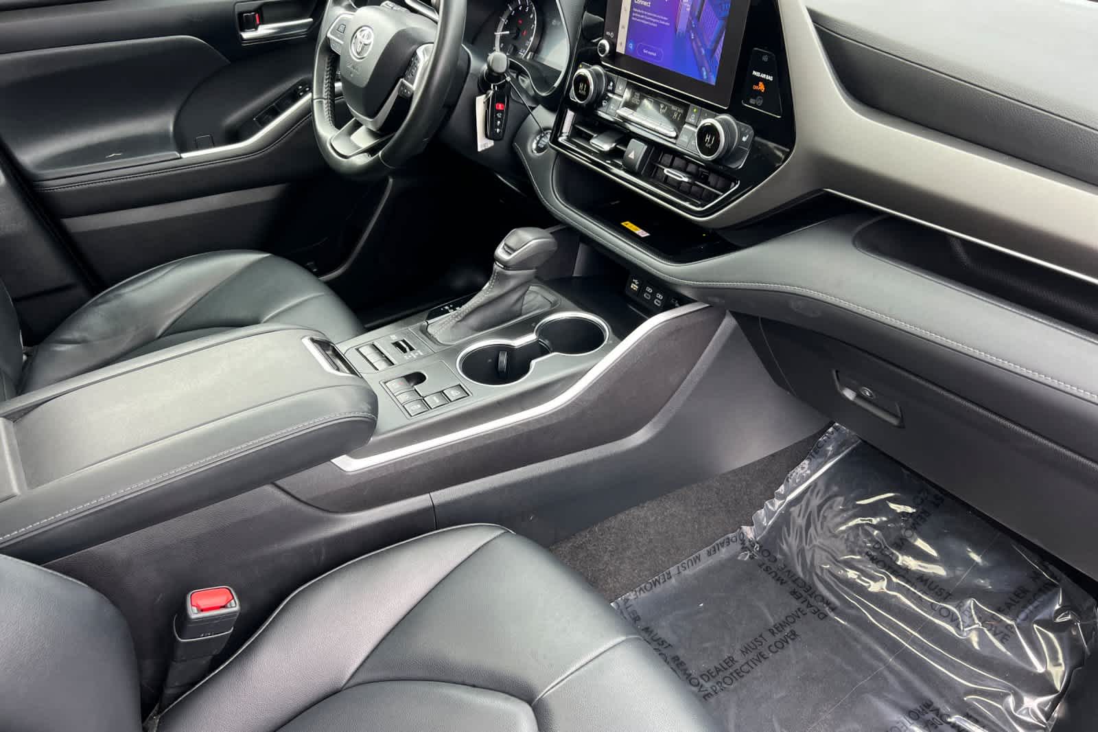 Thumbnail: 2023 Toyota Highlander - 18