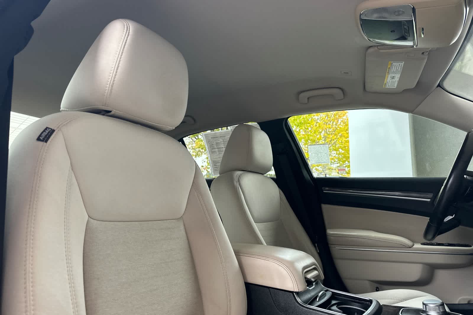 Thumbnail: 2018 Chrysler 300 - 17