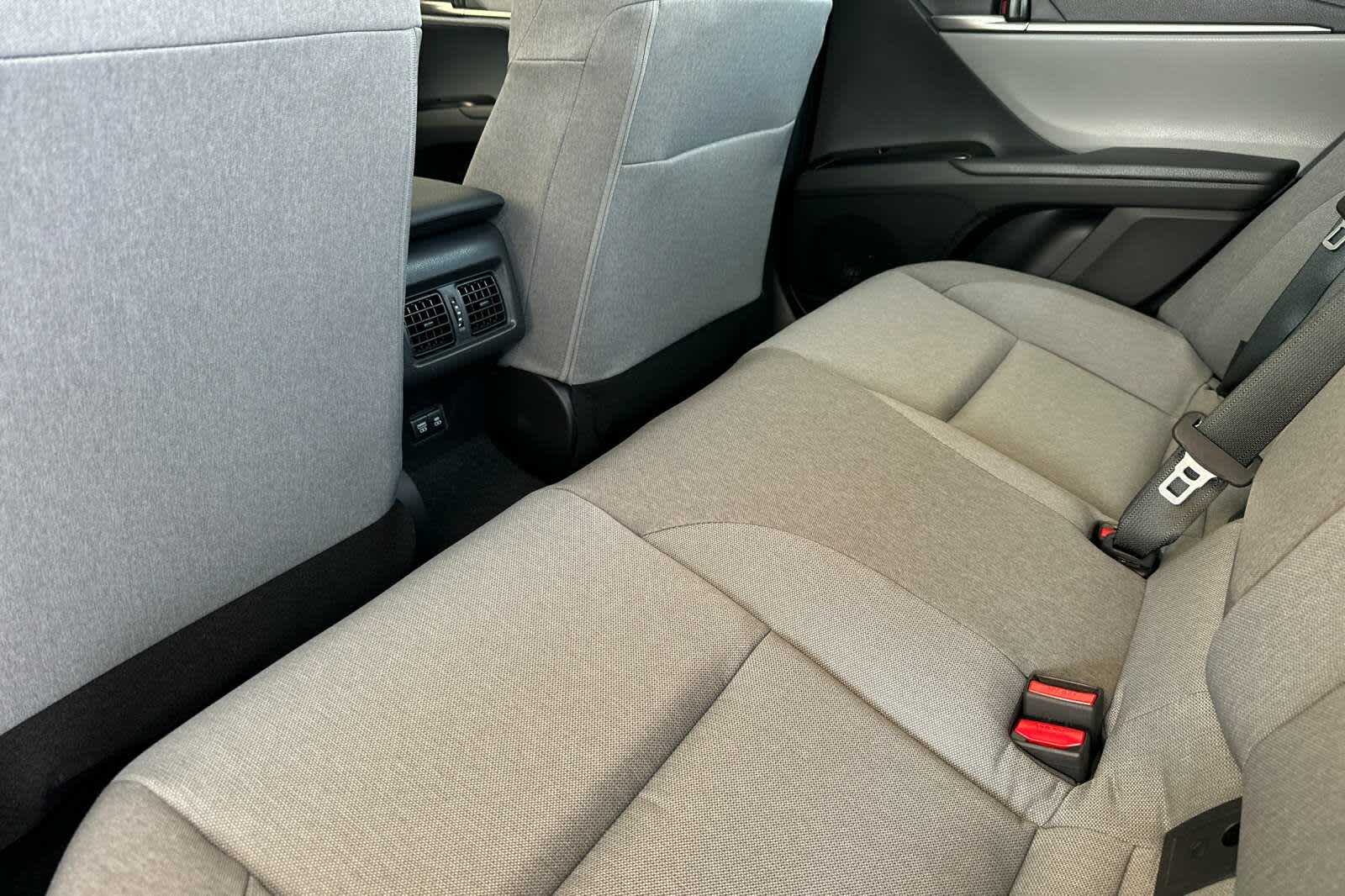2025 Toyota Camry LE 4