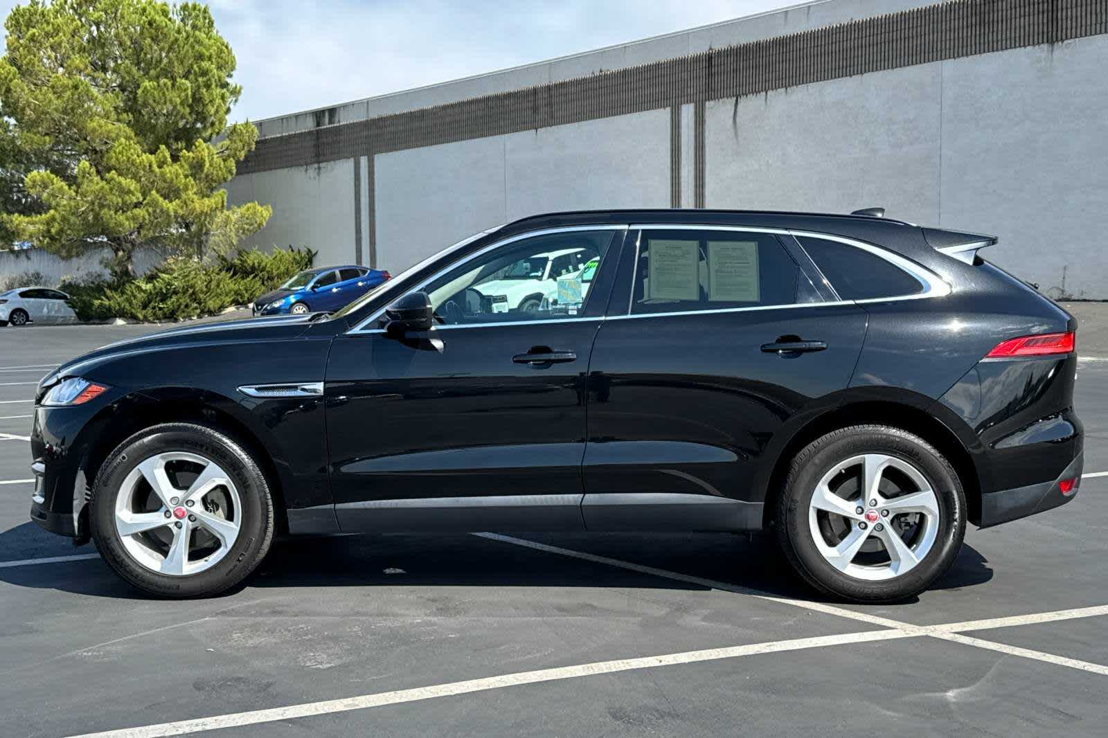 Thumbnail: 2019 Jaguar F-Pace - 9