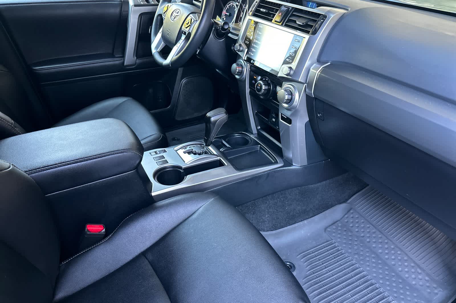 Thumbnail: 2022 Toyota 4Runner - 17