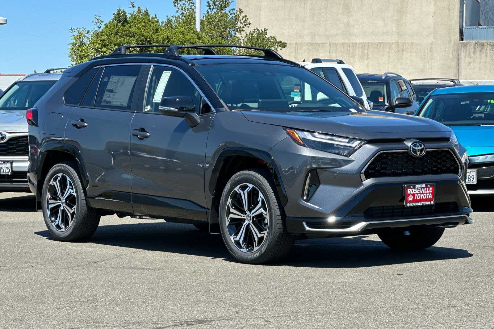 Thumbnail: 2025 Toyota RAV4 - 9