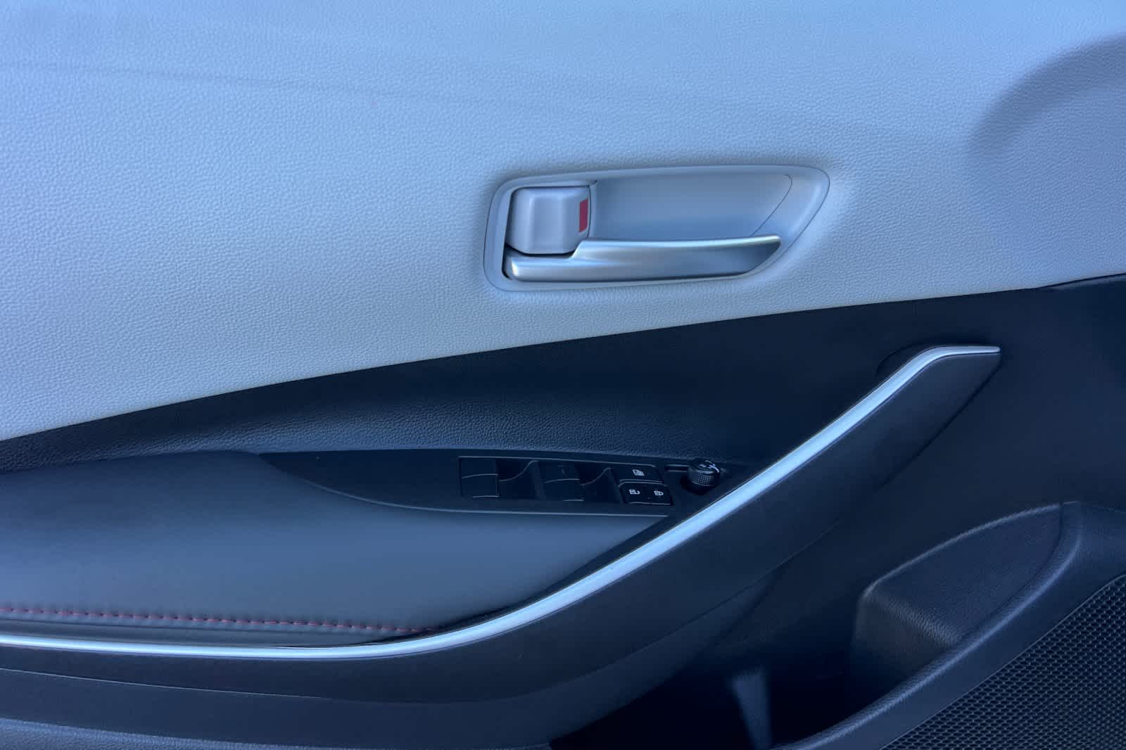 Thumbnail: 2025 Toyota Corolla - 12