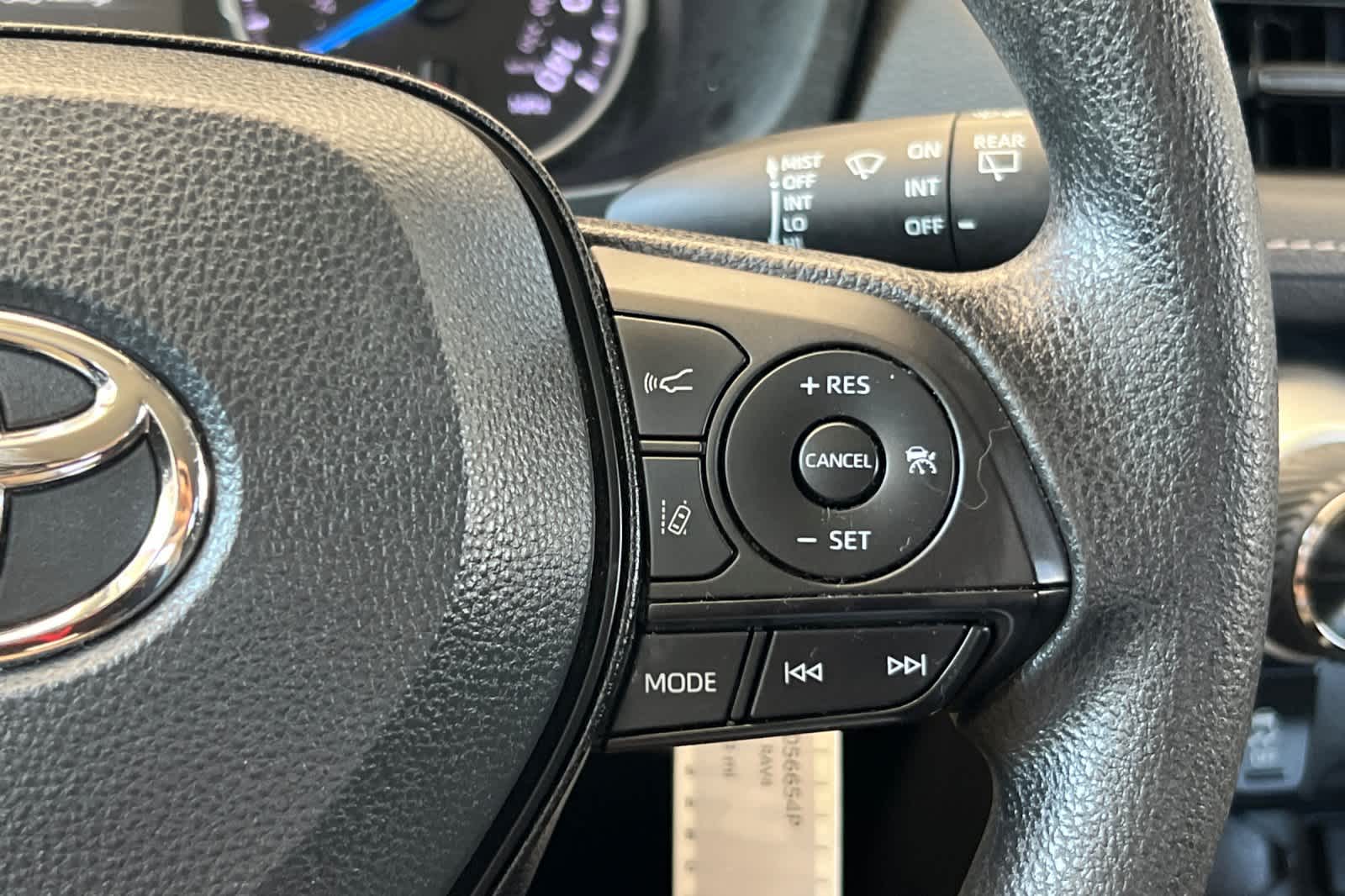 Thumbnail: 2022 Toyota RAV4 - 26