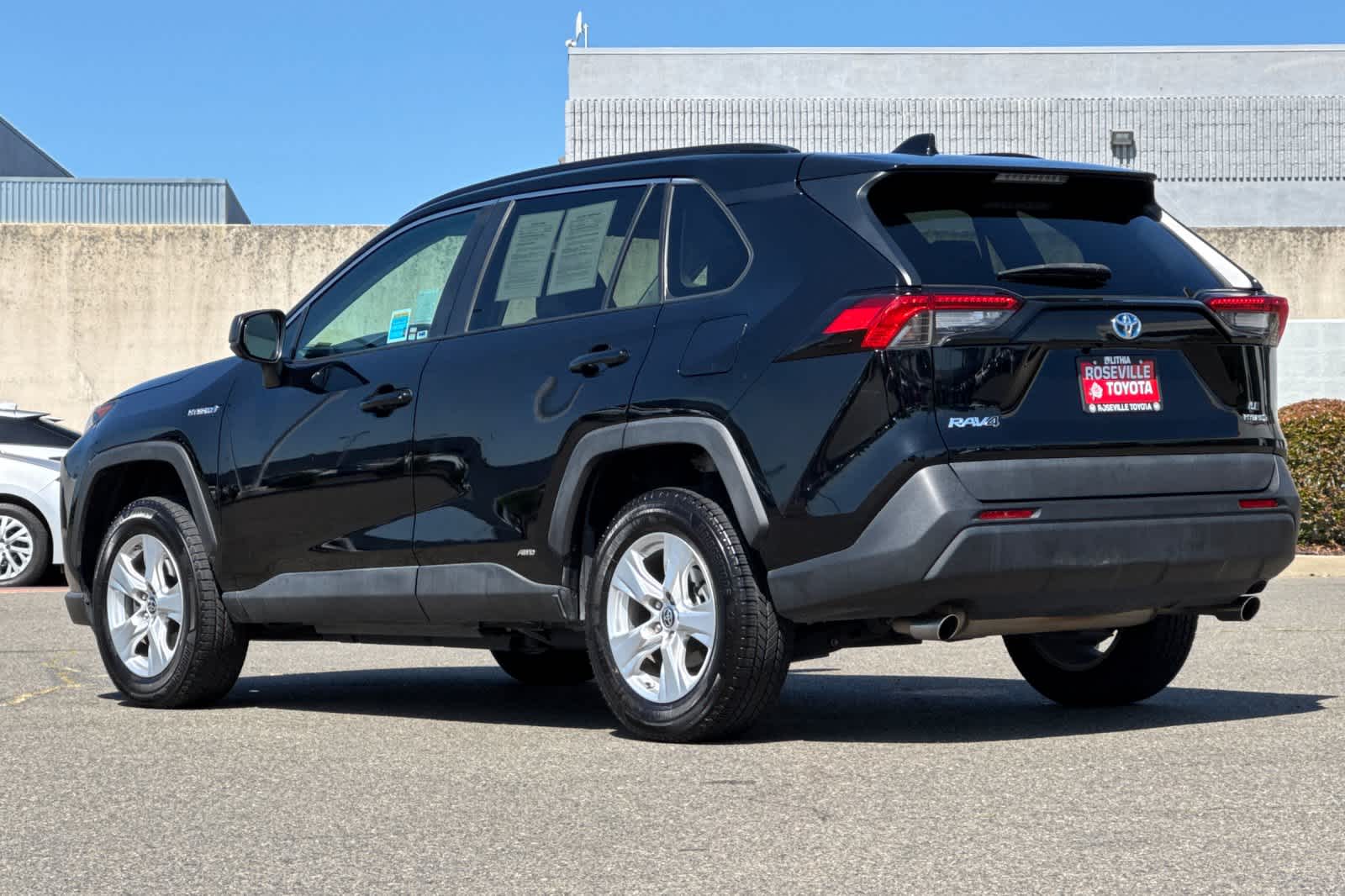 Thumbnail: 2021 Toyota RAV4 - 7