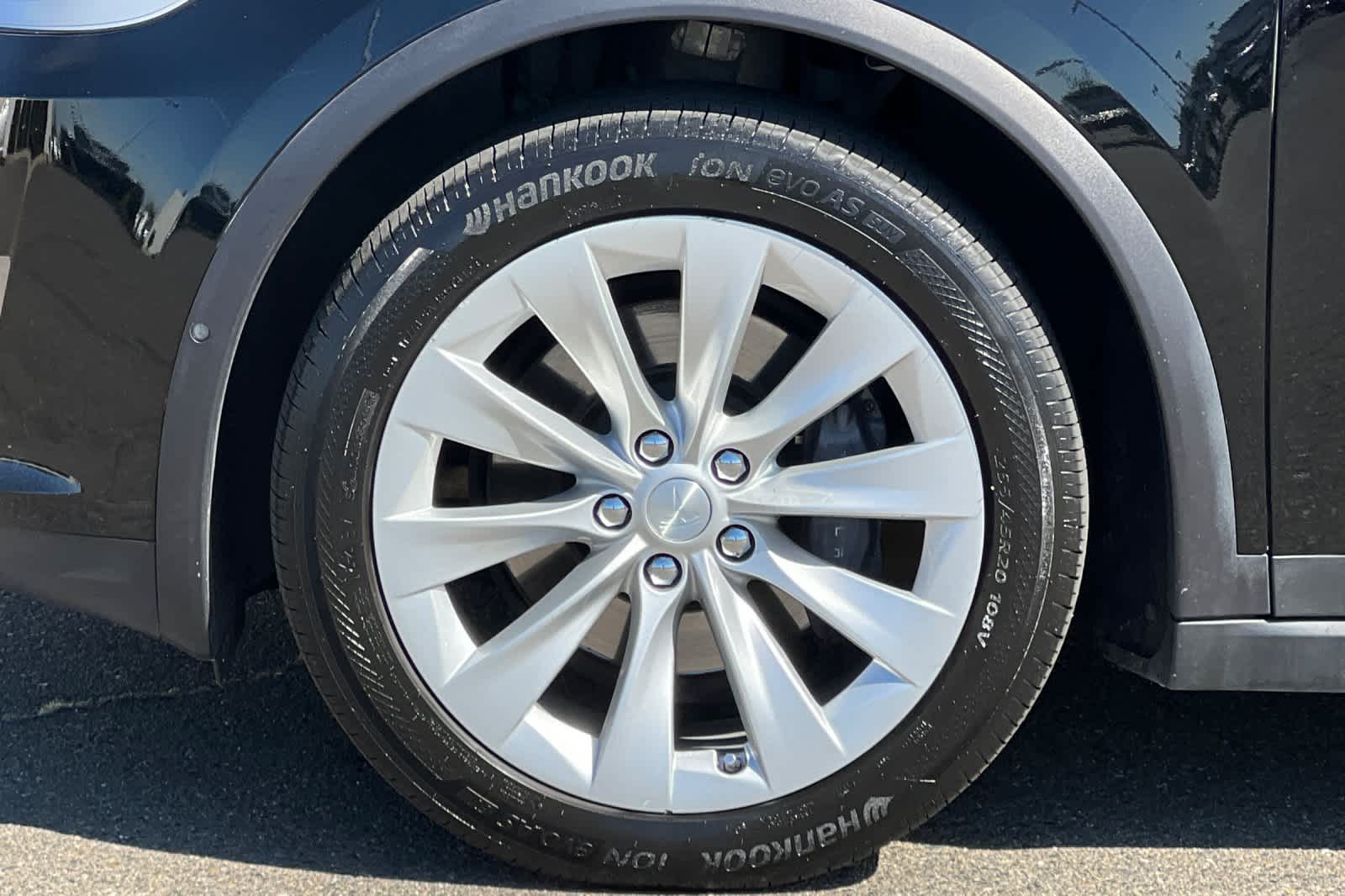 Thumbnail: 2019 Tesla Model X - 30