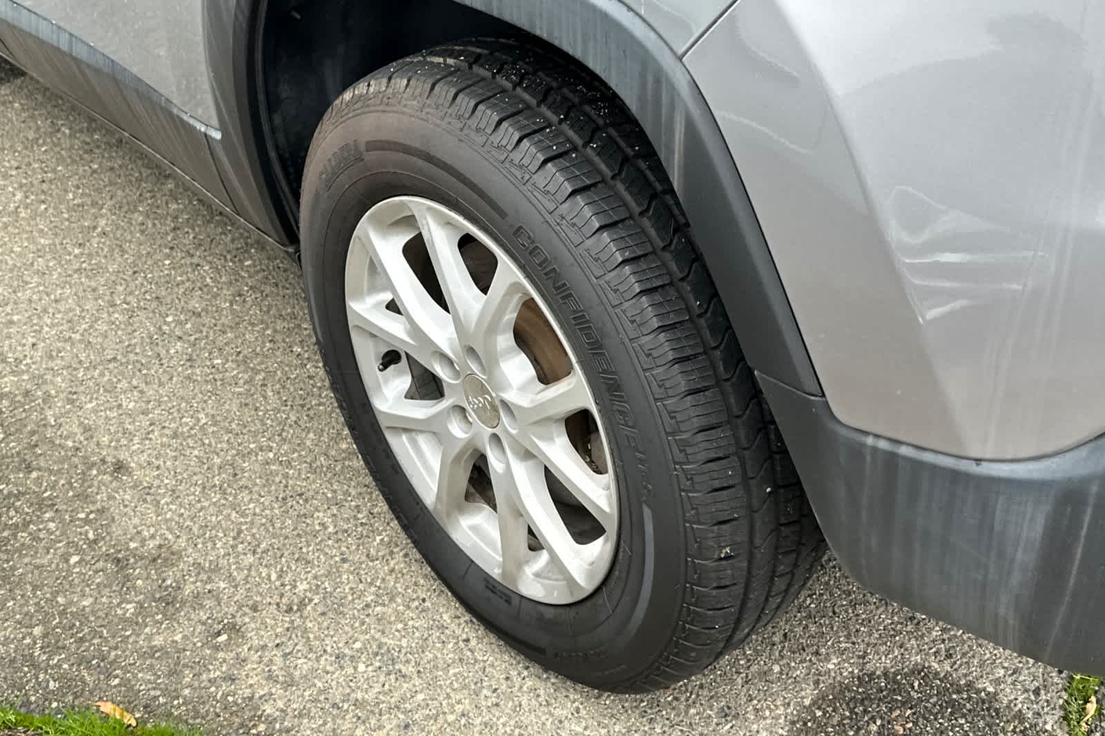 Thumbnail: 2017 Jeep Cherokee - 18