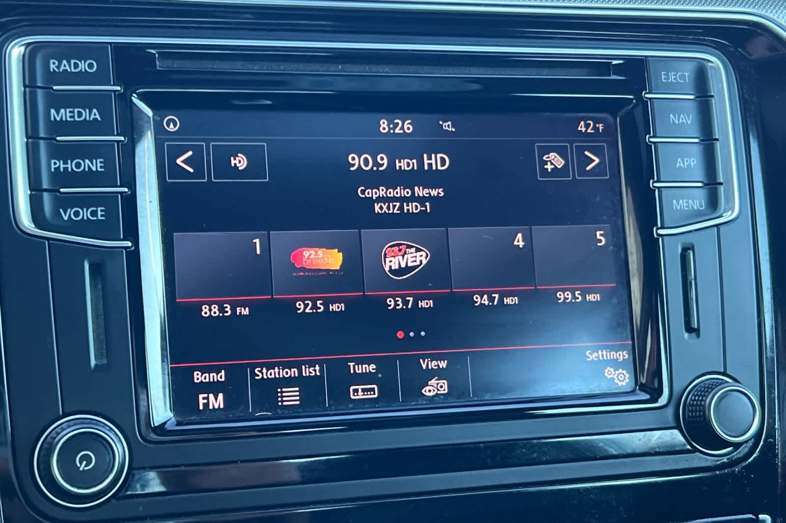 Thumbnail: 2018 Volkswagen Passat - 19