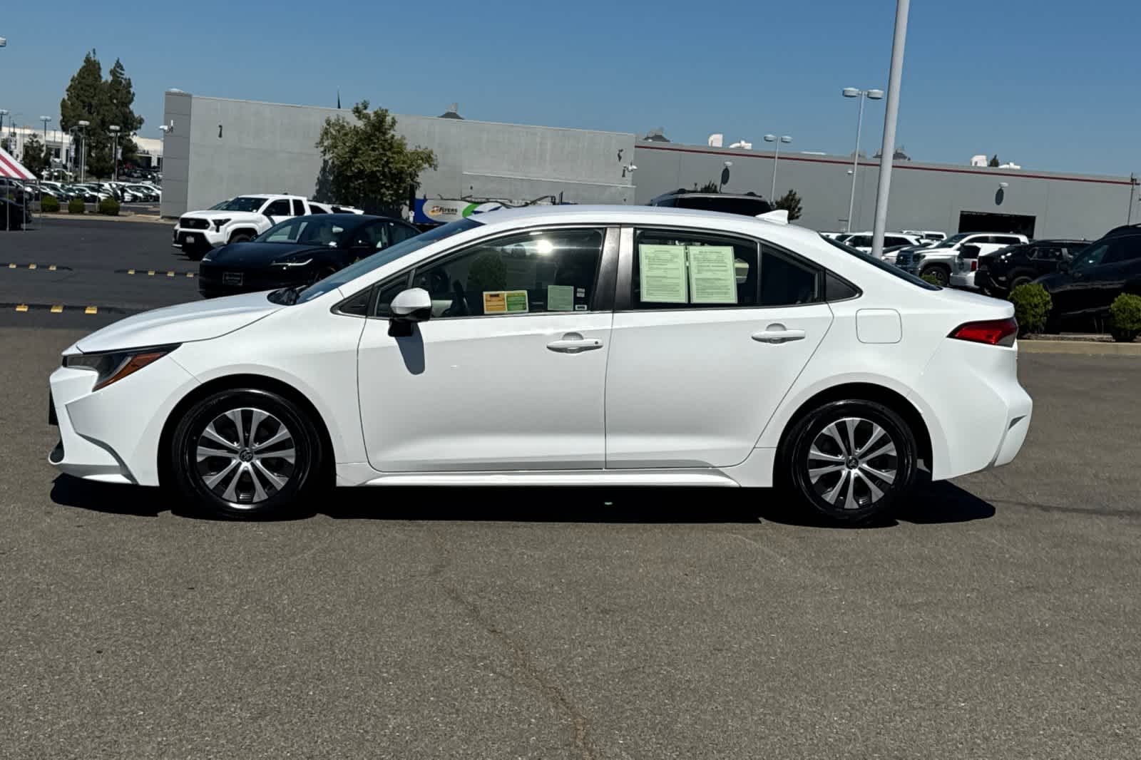 Thumbnail: 2022 Toyota Corolla - 9