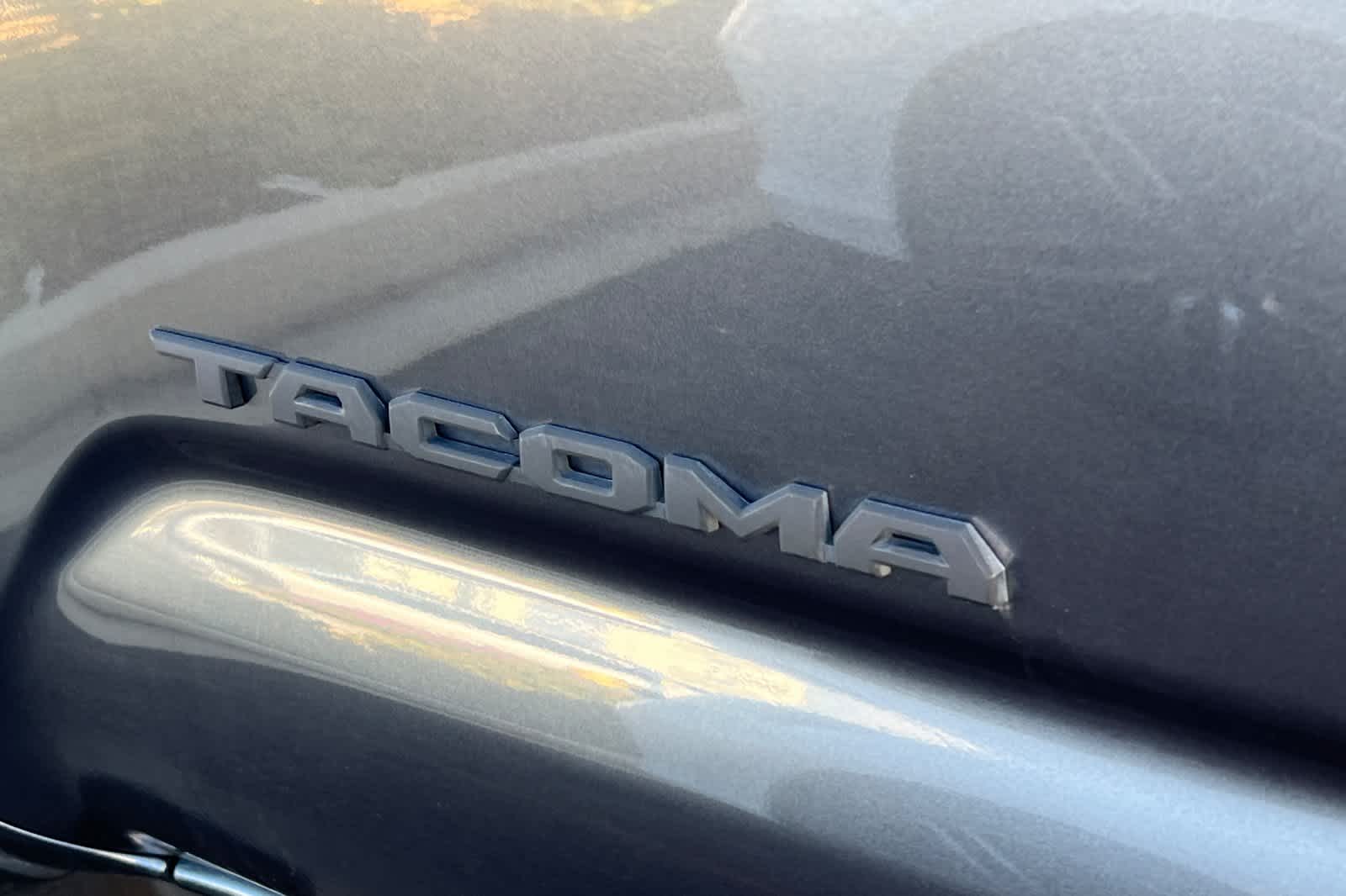 Thumbnail: 2022 Toyota Tacoma - 7